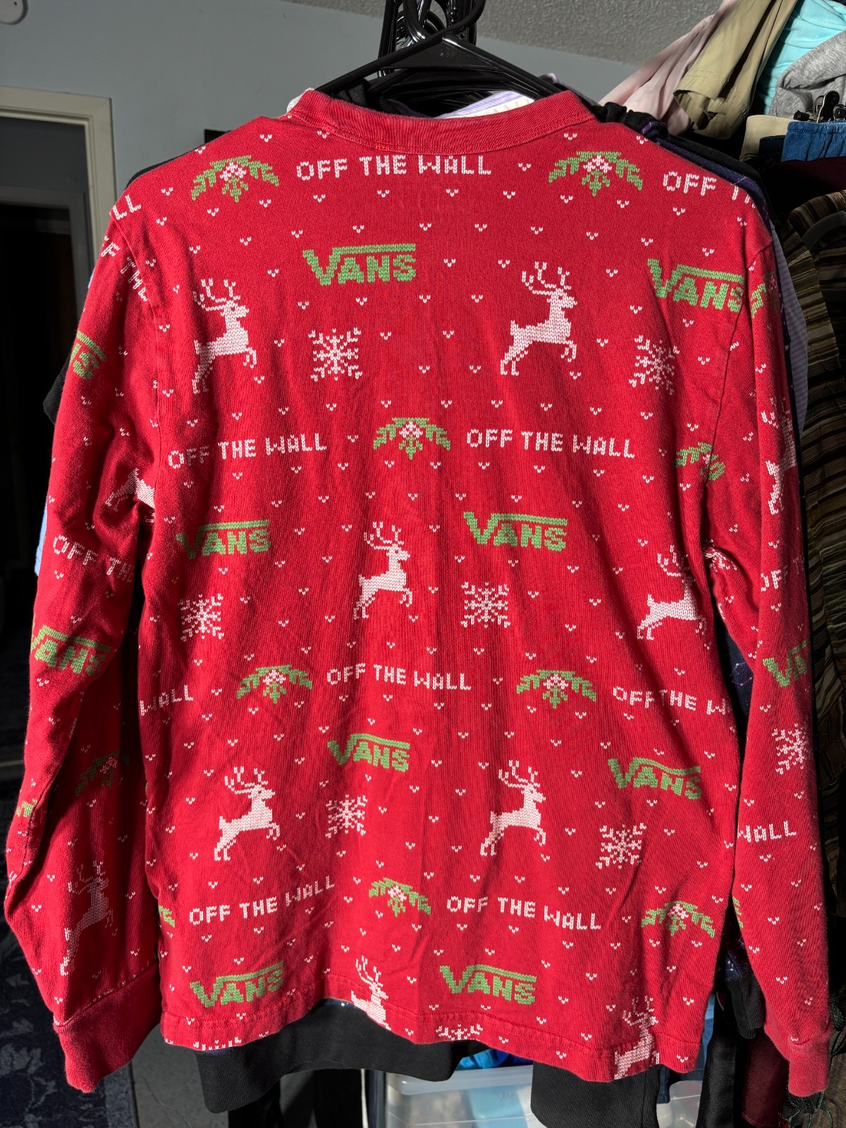 VANS Off the Wall Holiday 100% Cotton All-Over Print Long-Sleeve T-Shirt SZ Med gallery
