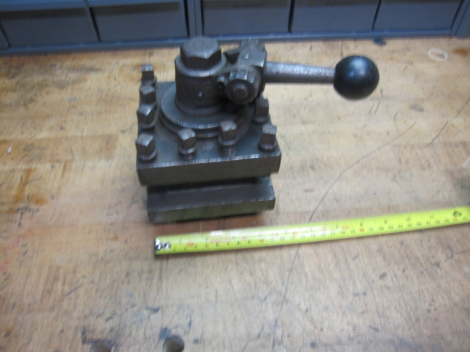 McCrosky size E 4-1/2″ 4 way lever operated lathe tool post 1″ capacity