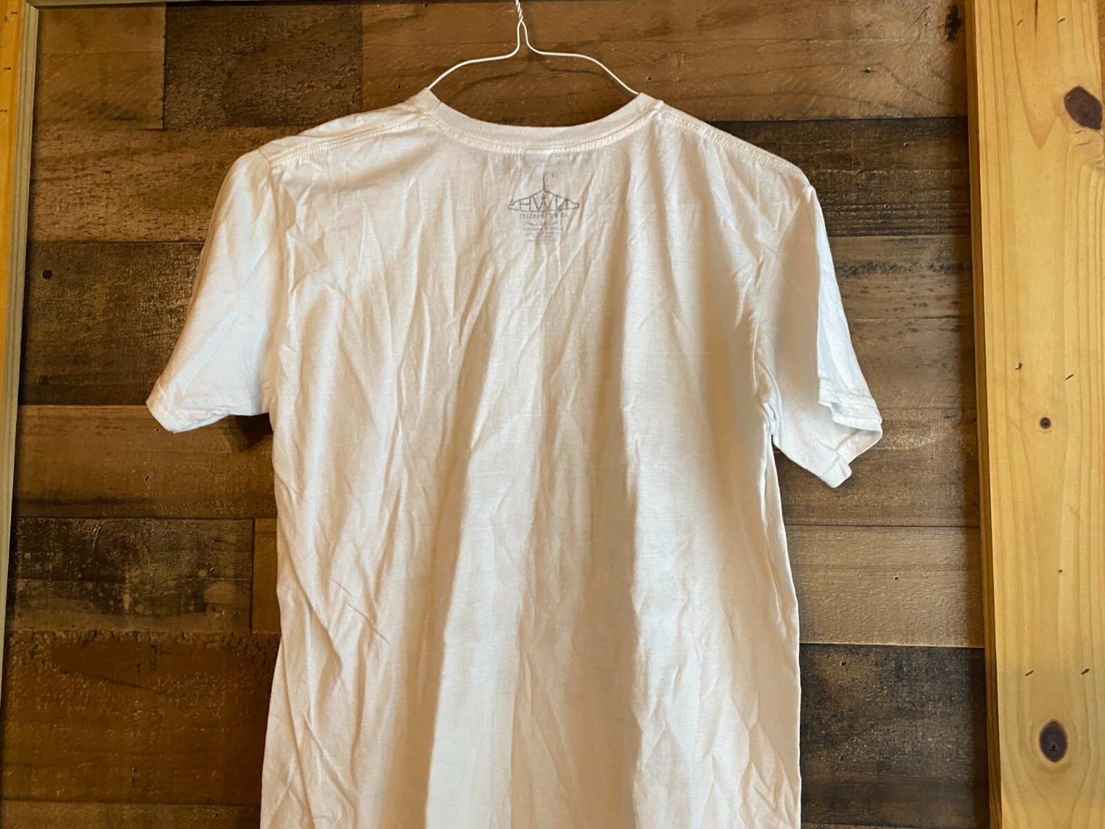 No Wire Hangers T-Shirt Adult Medium Skull Headdress White Black USA Made Tee gallery
