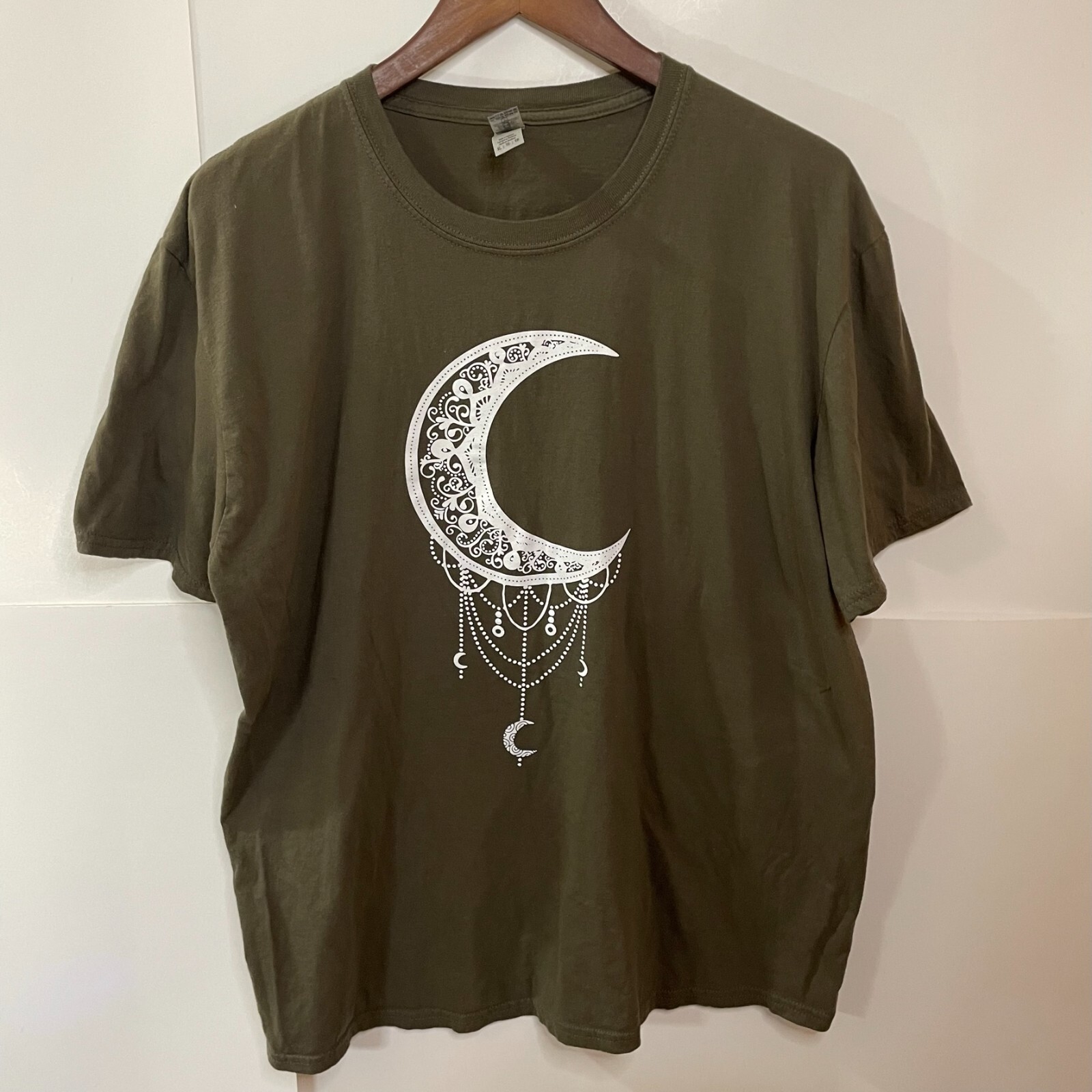 Gildan Adult Softstyle T-Shirt Crecent Moon Logo XL Olive Crew Neck T-Shirt gallery