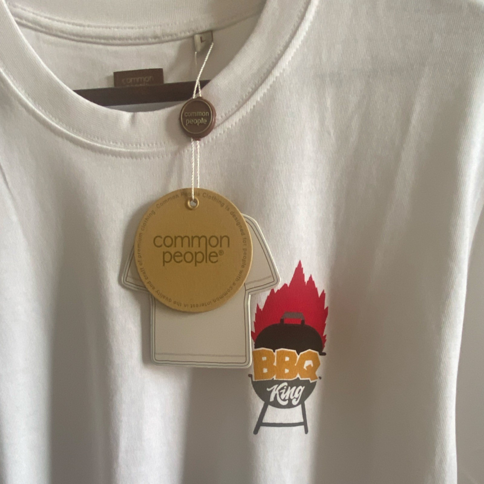 NWT $81 Common People Men's T-Shirt Size L White BBQ King Graphic 100% Cotton gallery