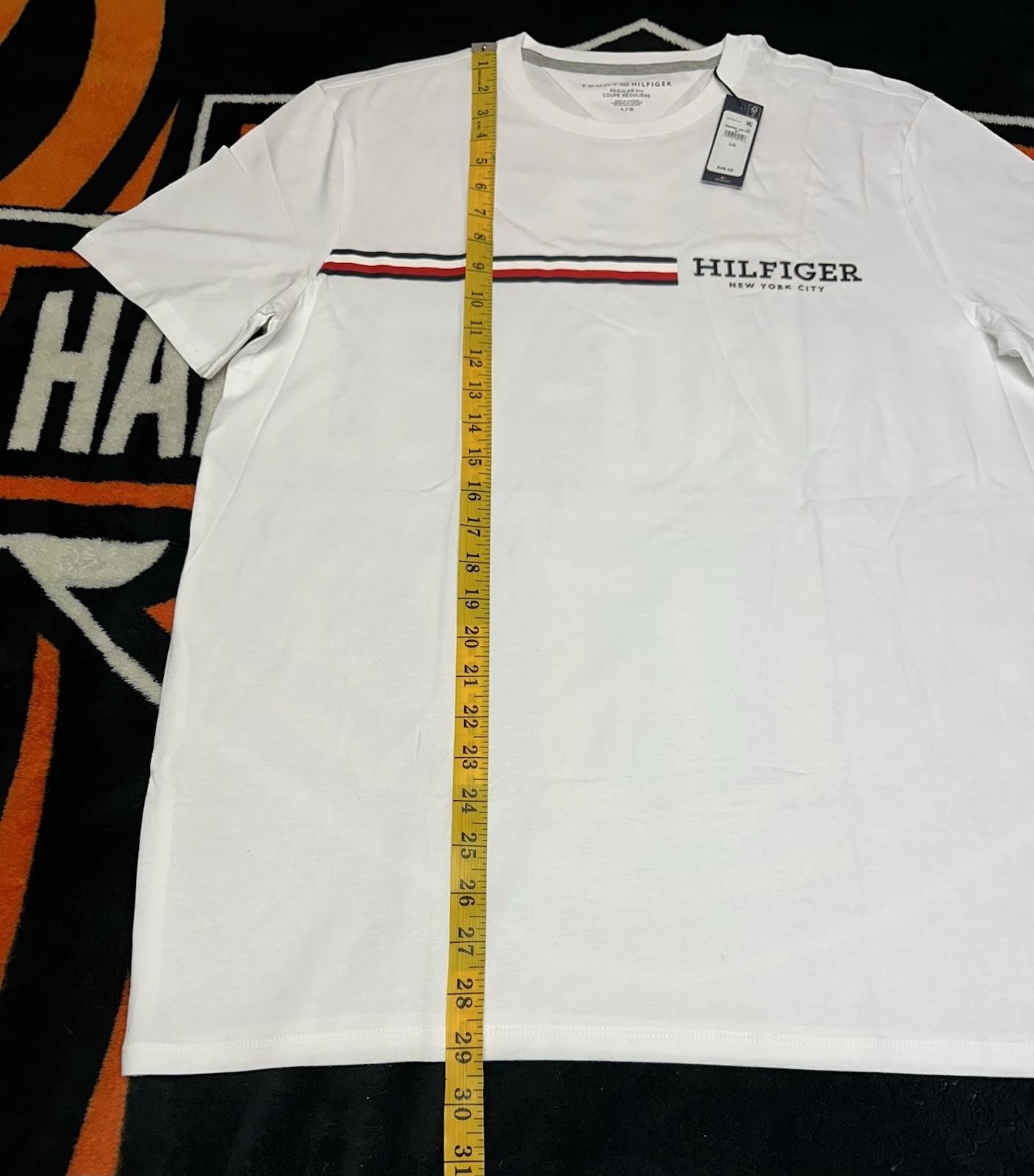 Tommy Hifiger Regular Fit T Shirt Size Mens Large NEW WITH TAGS (Retail $49.50) gallery