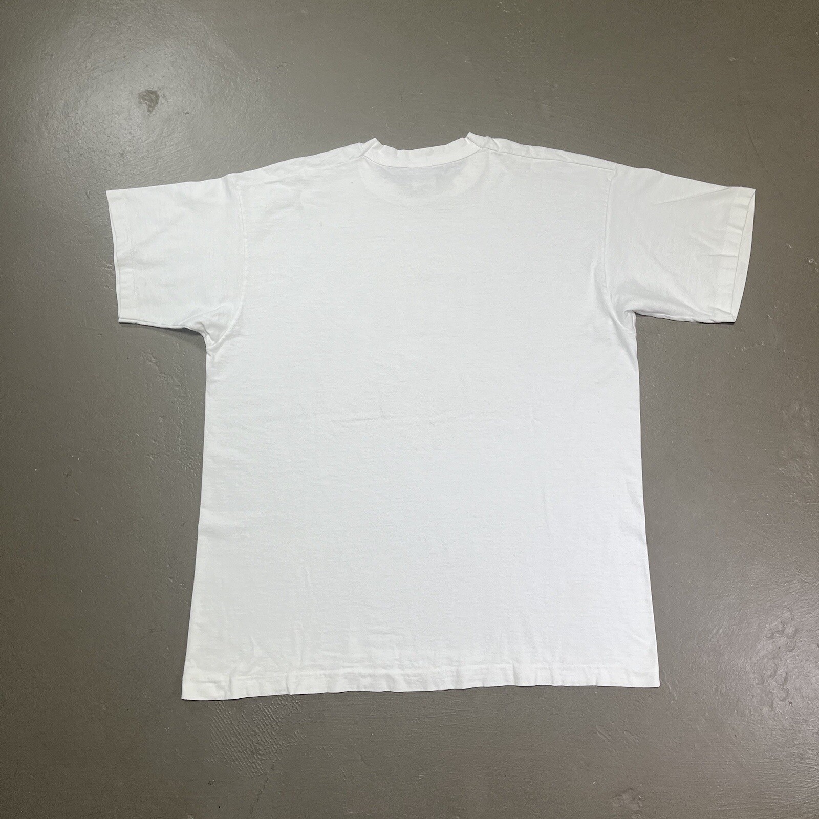 Vintage Calgary Canada T Shirt XL 90s Souvenir Travel Location Fruit Of Loom SS gallery