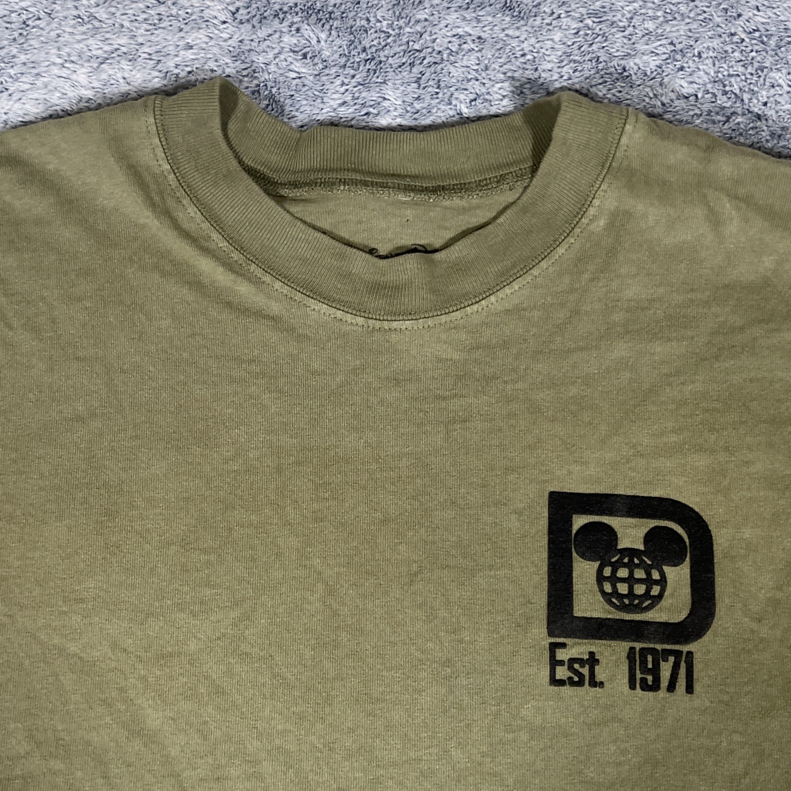 Disney Parks Spirit Jersey LS Pullover Men's XL Army Green Walt Disney World gallery