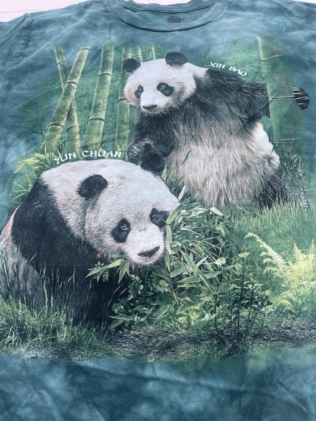 The mountain T-shirt panda bears XIN BAO ,YUN CHUAN, New Size Large gallery
