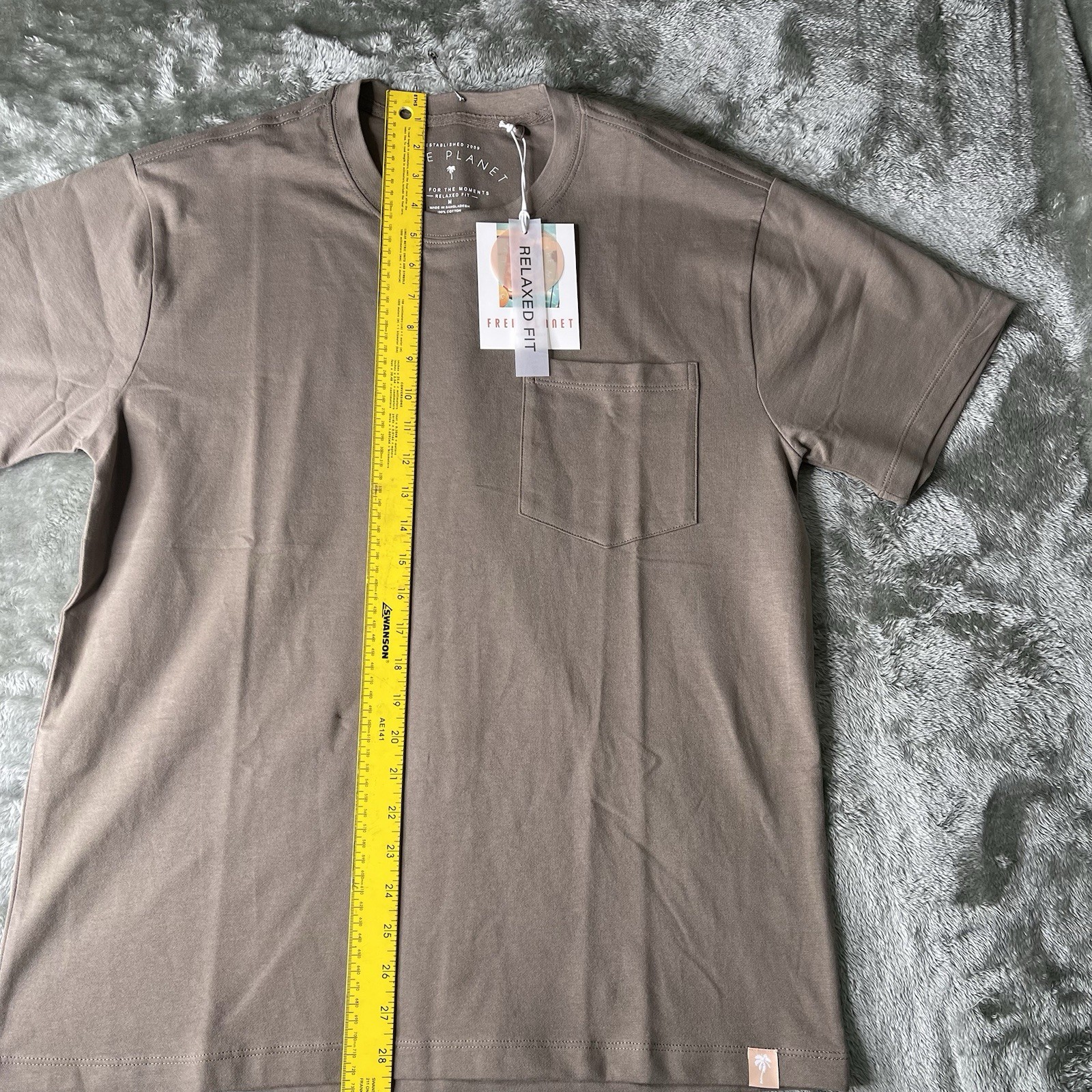Free Planet Relaxed Fit Tshirt Size Medium Color Brown Streetwear NWT gallery