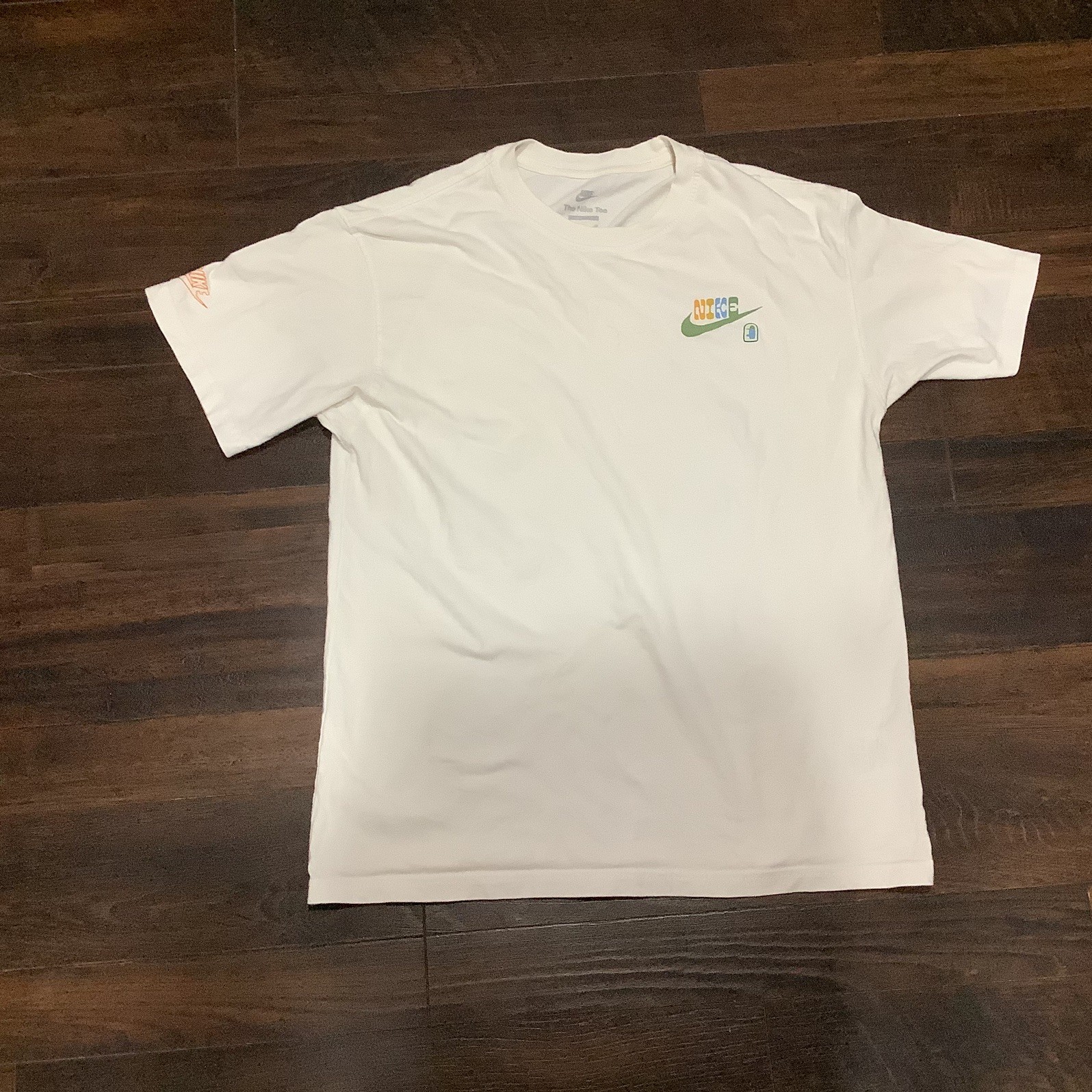 Nike Radiant Sole T-Shirt Sz Small Loose Fit Short Sleeve Tee gallery