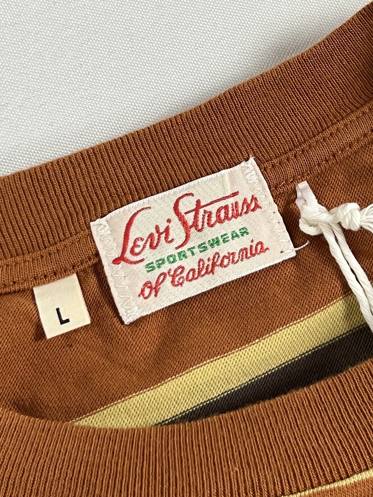 LEVIS VINTAGE CLOTHING LVC 1940’S SPLIT HEM T-SHIRT STRIPE BROWN/YELLOW L NWT gallery