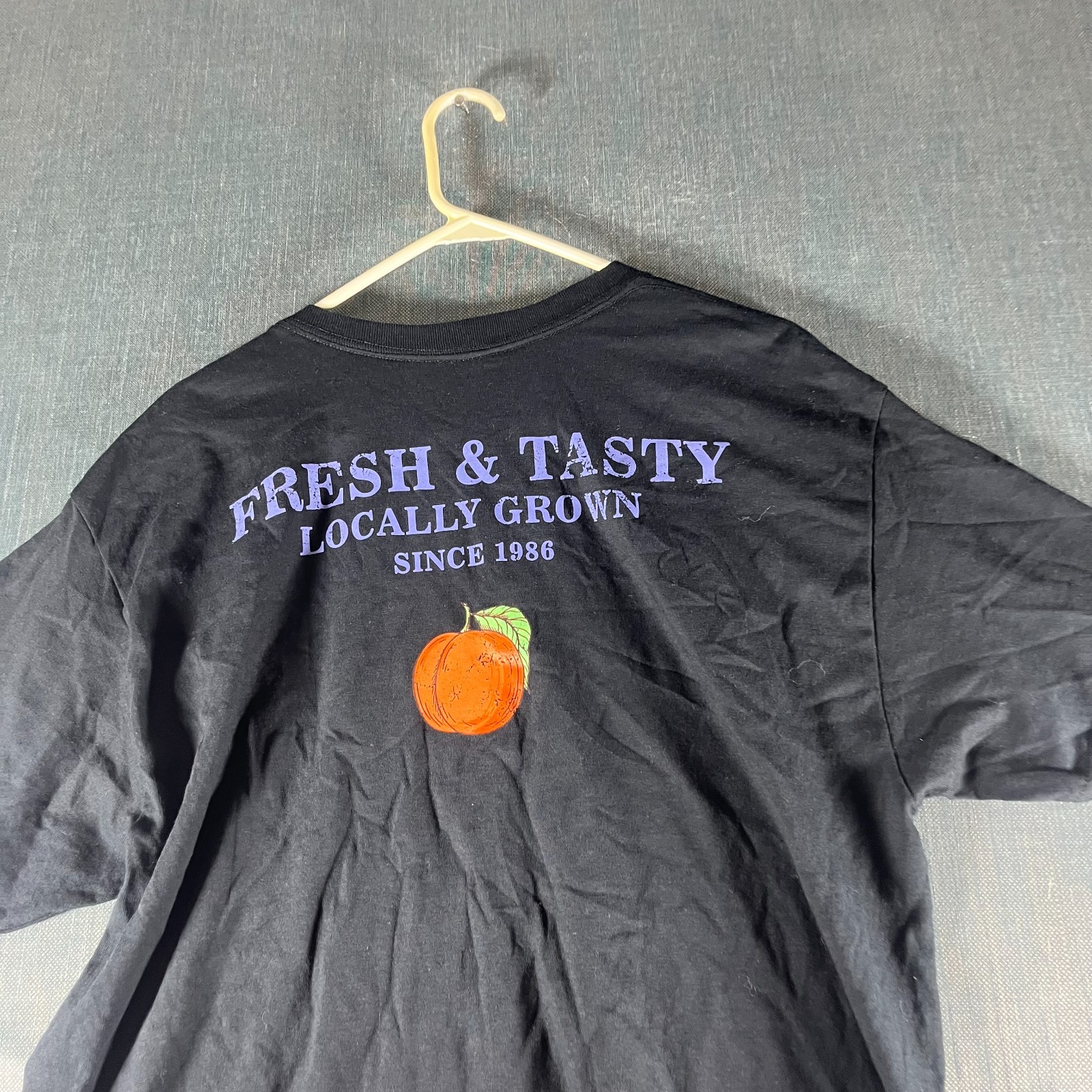 Goodie Two Sleeves Men's T-Shirt Size L Black Georgia Peach Graphic Funny Cotton gallery