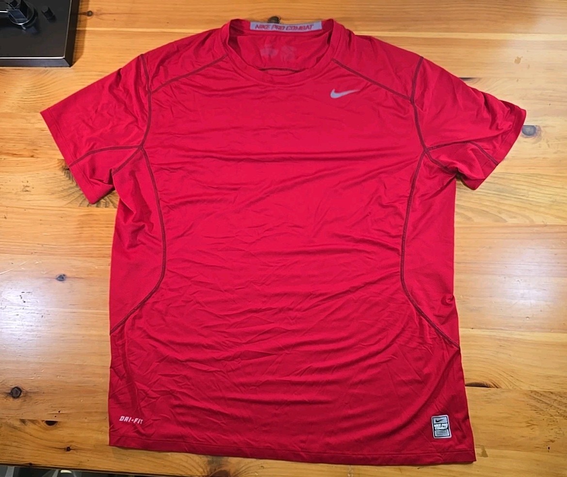 Nike Shirt Mens 2XL Red Fitted Dri Fit Short Sleeve Pro Combat.       O1