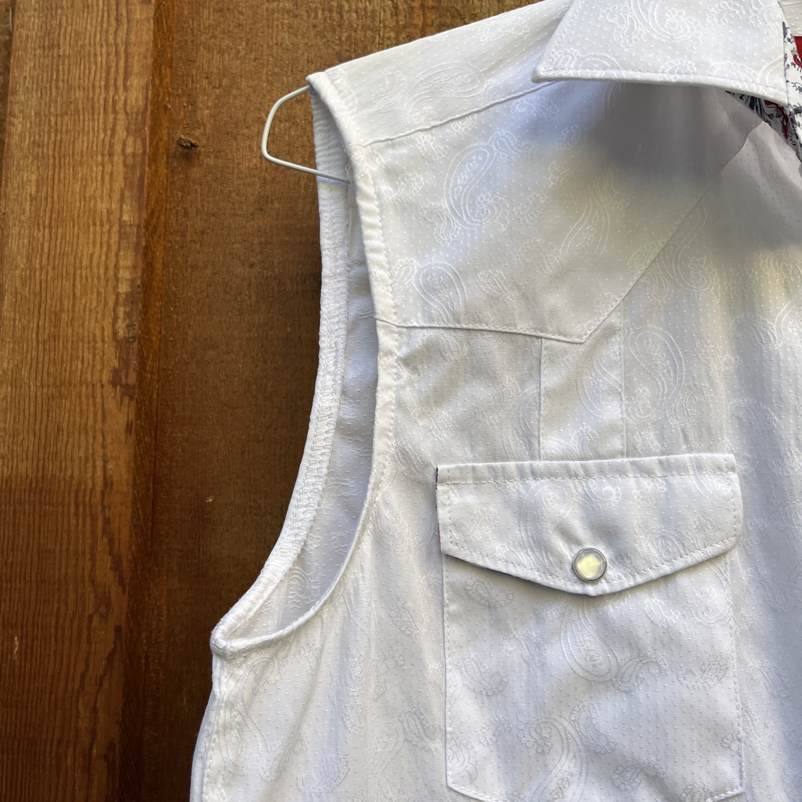 Patroncito Shirt Small White Sleeveless Textured Brocade Fabric Snap Button Dow gallery