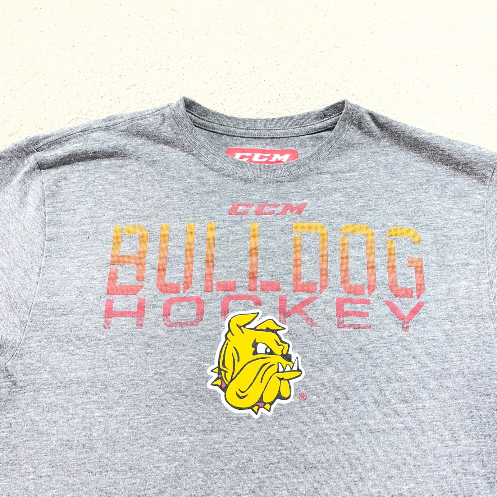 CCM Bulldog Hockey Shirt Mens Medium Short Sleeve Minnesota Duluth Graphic Tee gallery