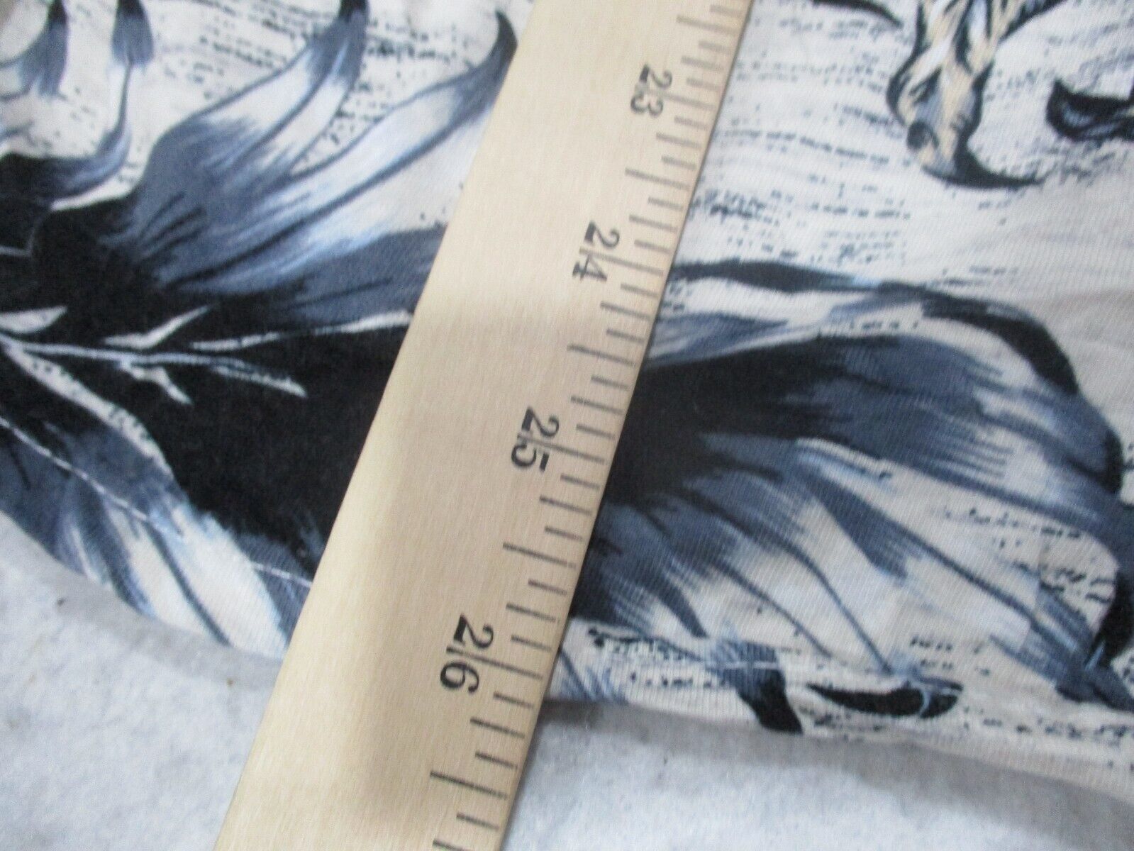 Voyager beige floral shirt sz m gallery