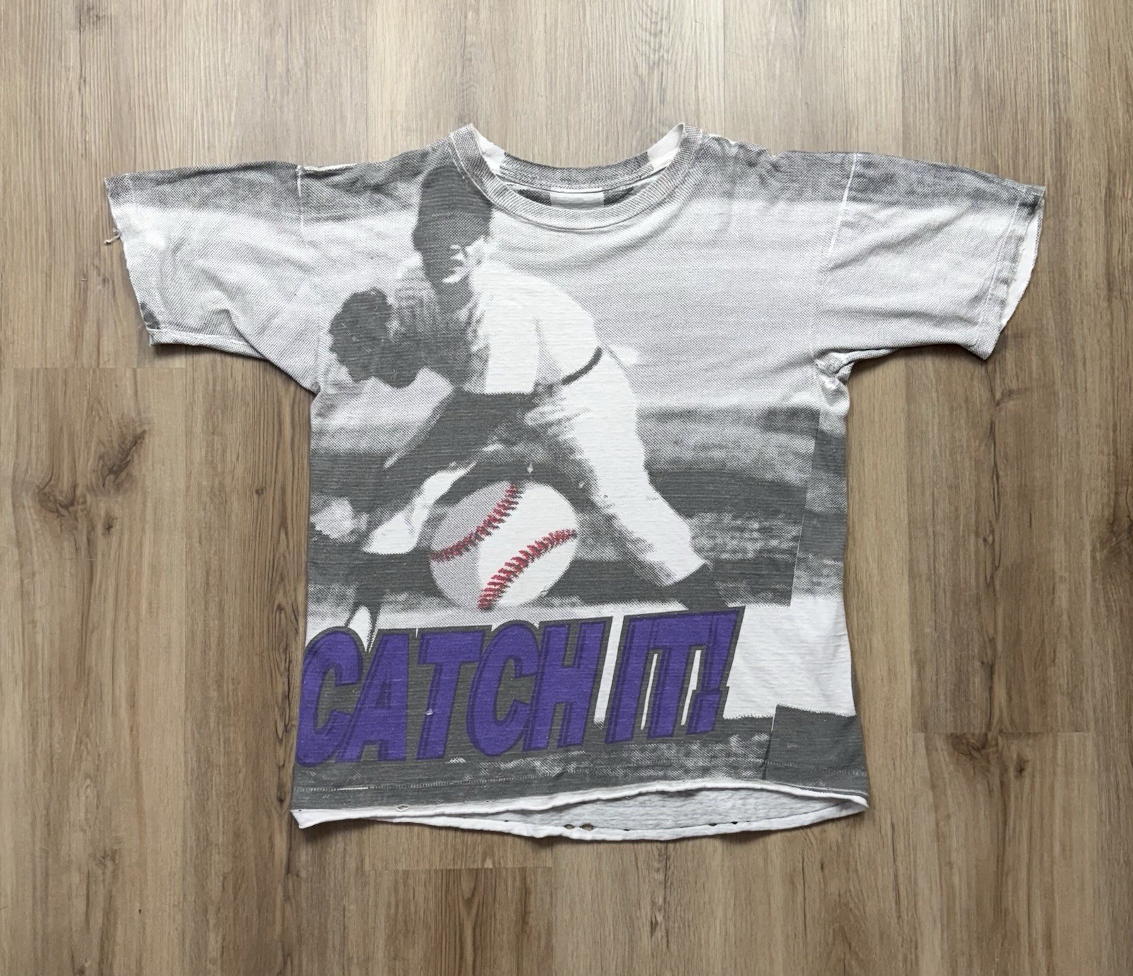 90s Vintage Catch It Baseball Half Tone Art T-Shirt Men’s Large AOP MLB White