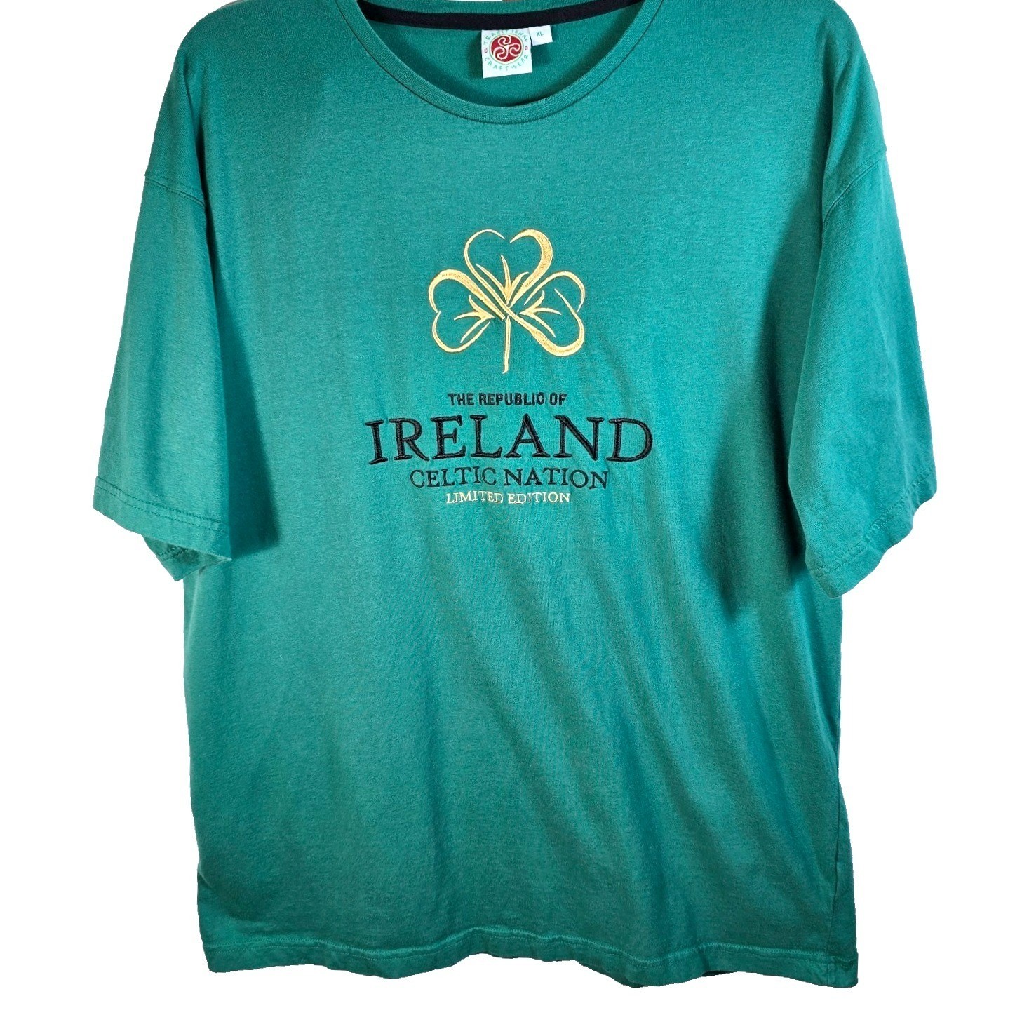 Traditional Craft Ireland T-Shirt XL Men’s Green Celtic Nation Embroidered Gold
