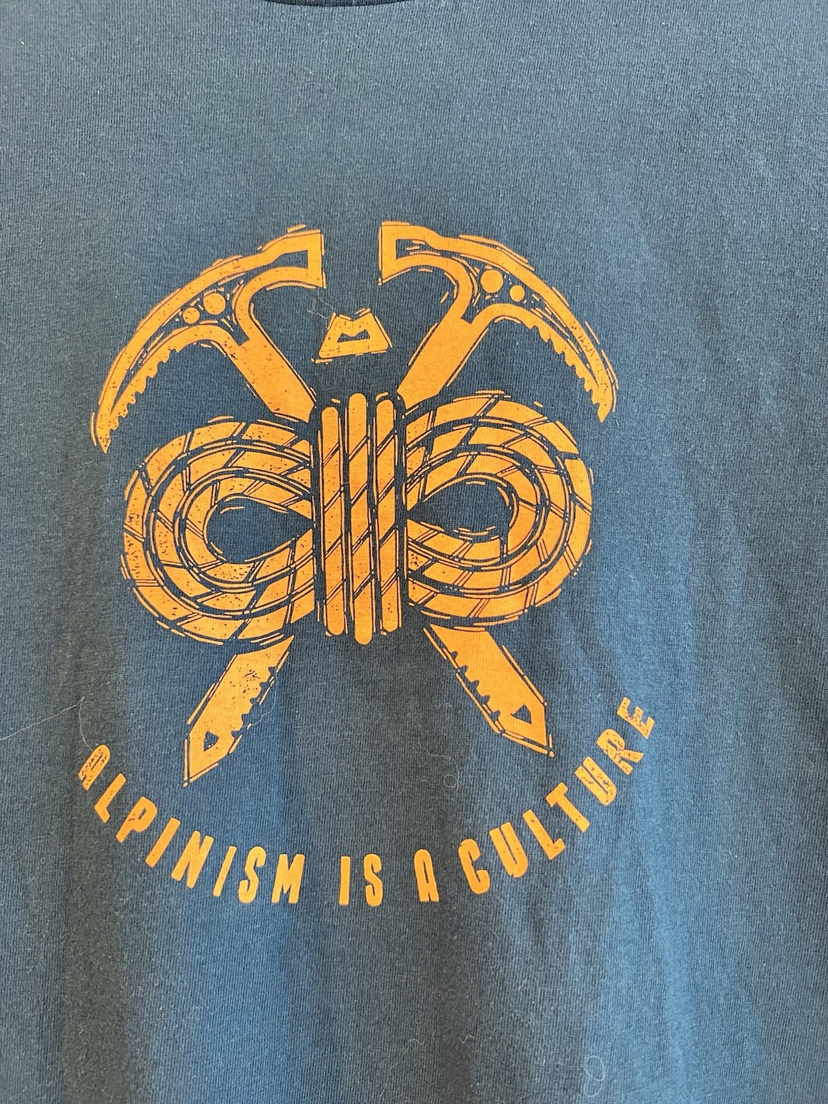Mountain Equipment Alpinism Tee Organic Cotton Blue Graphic Logo XL Short Sleeve gallery