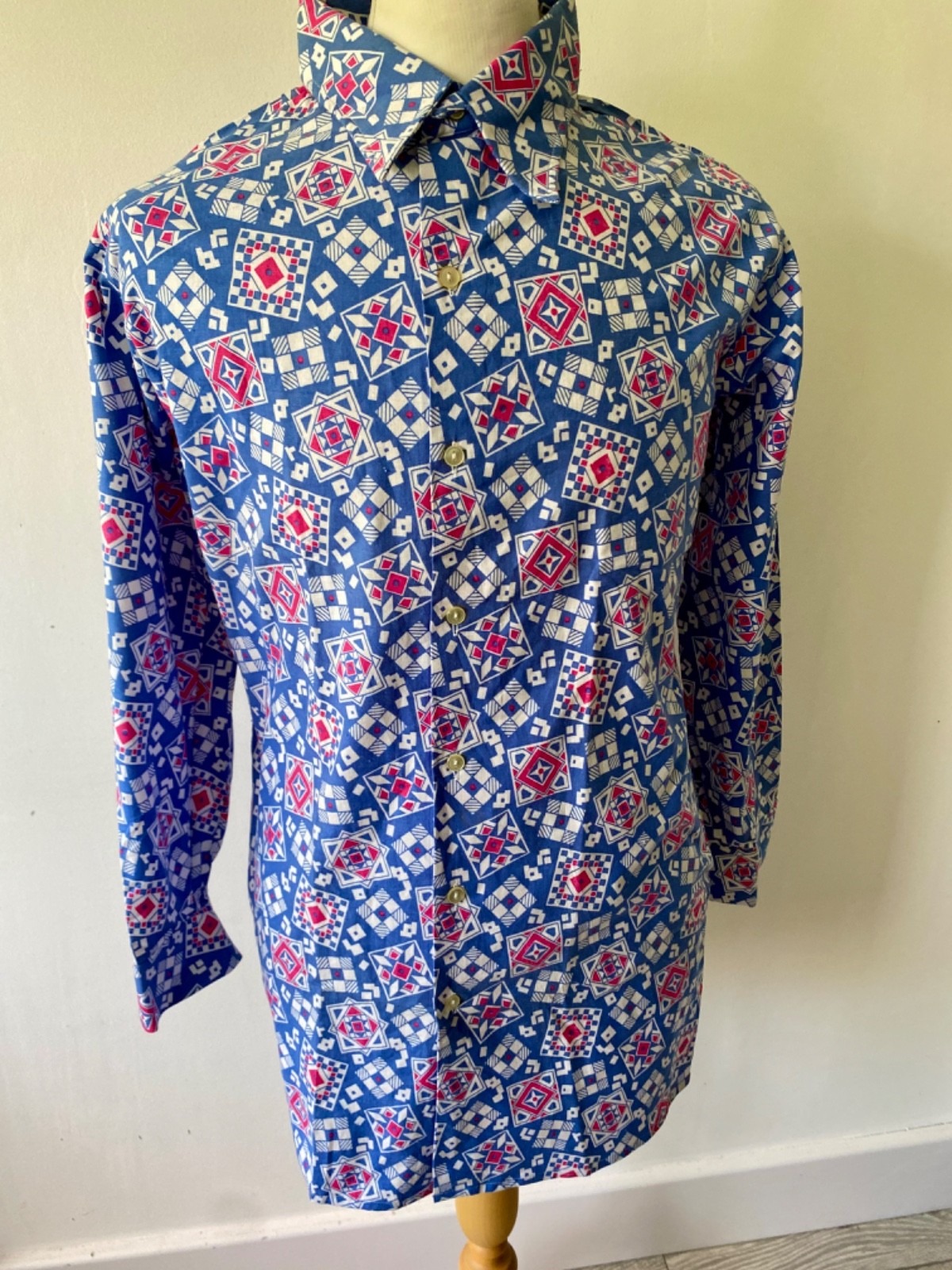 VTG mens 80's LOTUS BLUE RETRO PATTERN LOOSE FIT LONG SLEEVED SHIRT 42" gallery