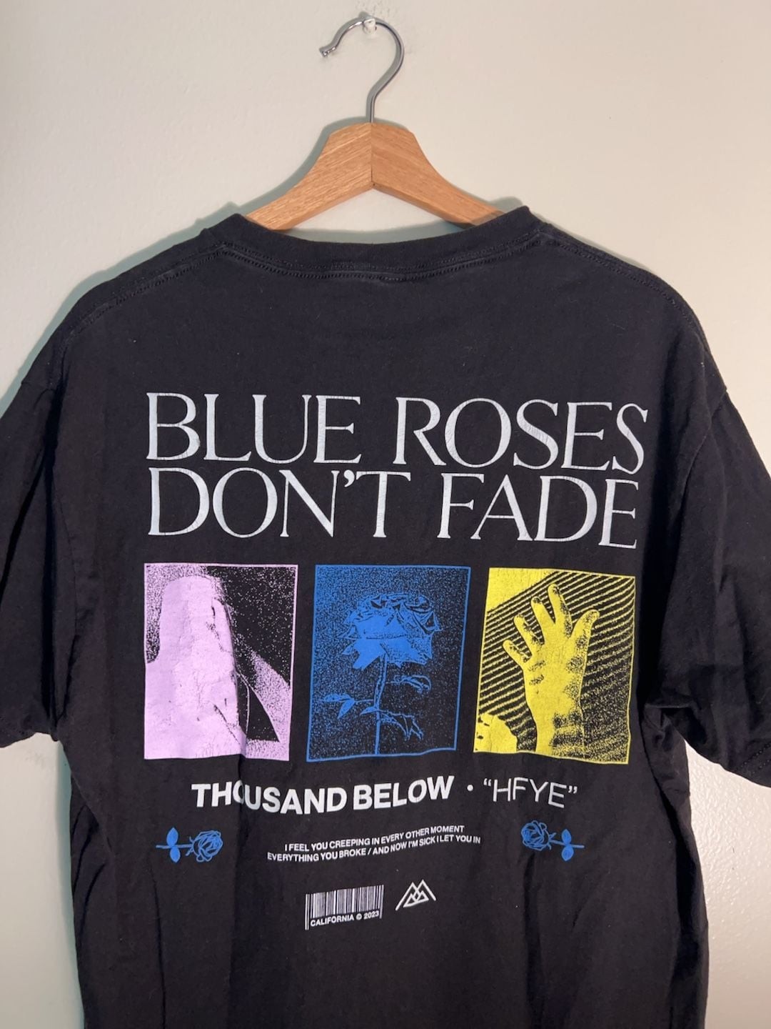 Thousand Below "Blue Roses" Band Graphic T-Shirt Large gallery