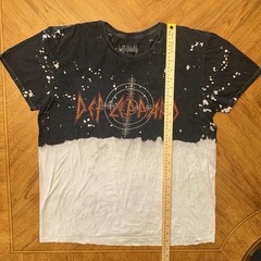 Def Leppard Tshirt Size Large Black White 2-Tone Colorblock Band Tee Rock
