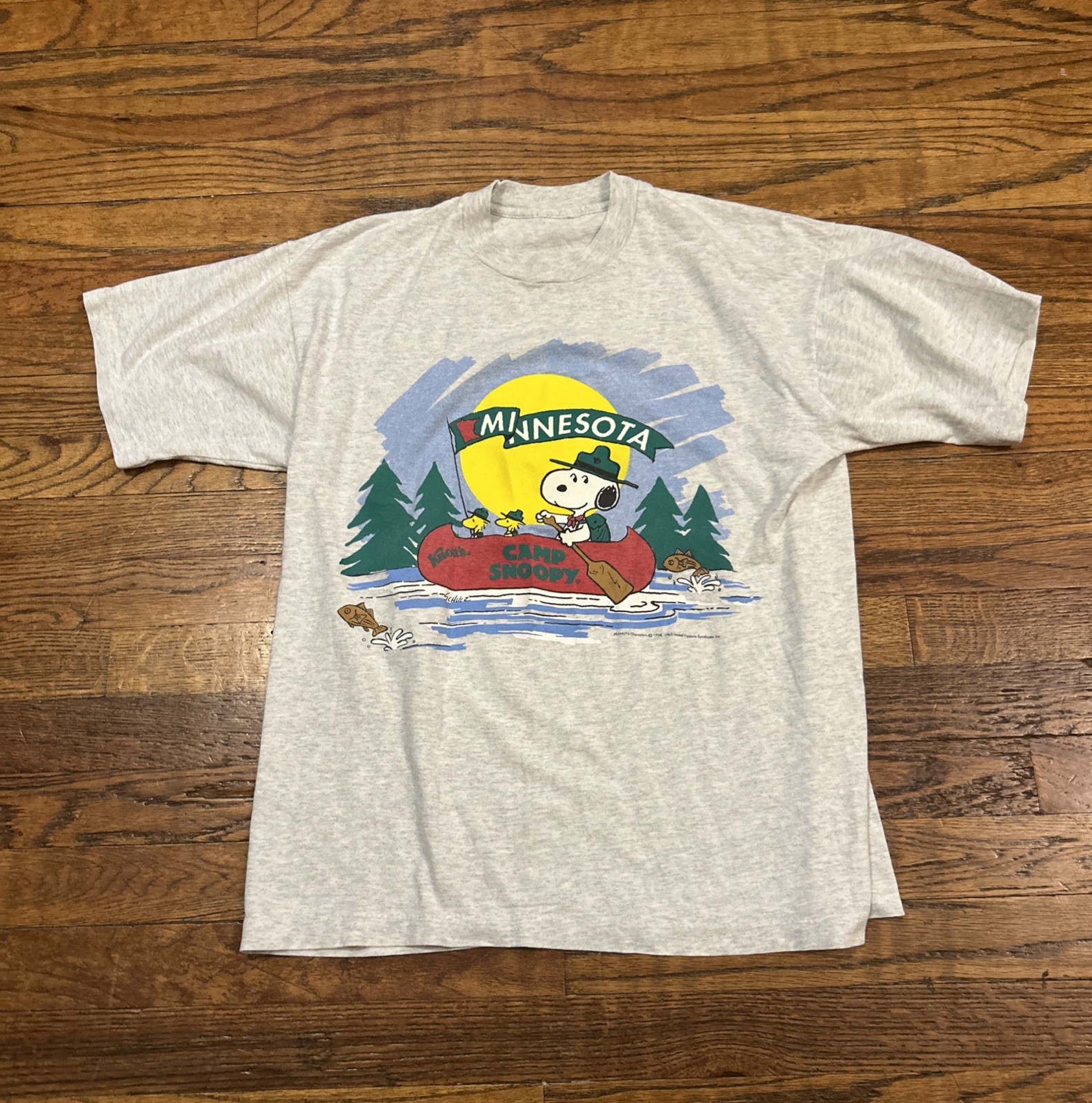 Vintage Camp Snoopy Minnesota Gray Shirt Adult Size Small Knotts
