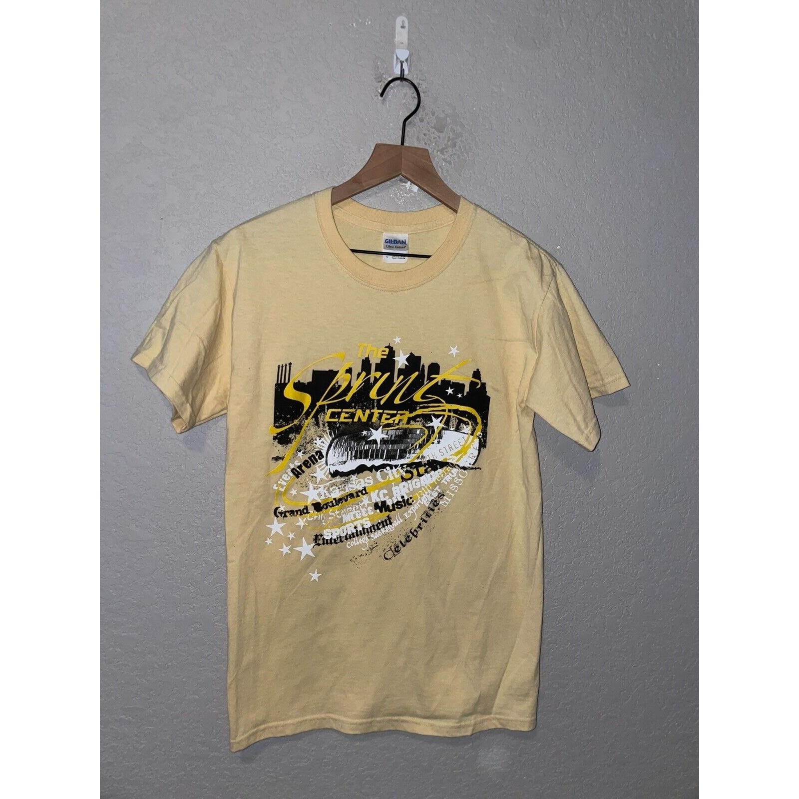 Vintage The Sprint Center Shirt Events Arena Music Sports Yellow Tee Y2K S Small