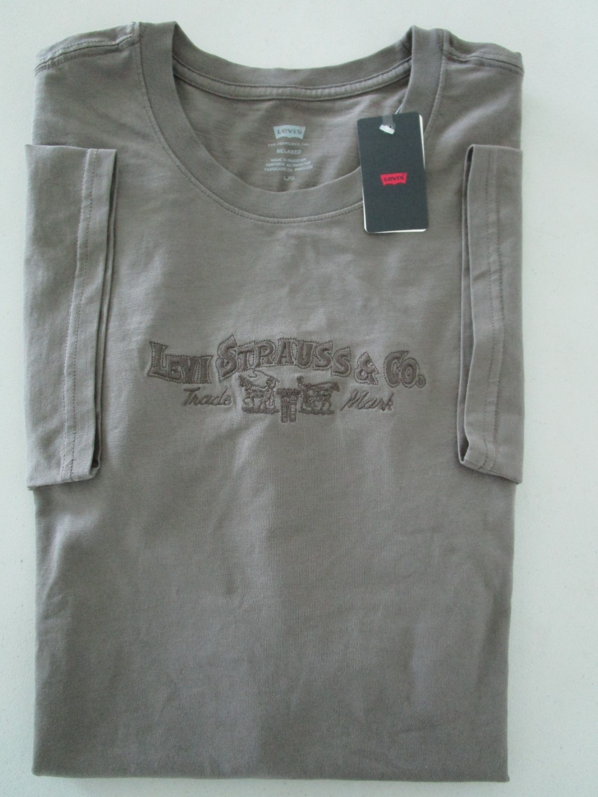 LEVI’S MEN’S SHORT SLEEVE RELAXED FIT 100% COTTON EMBROIDERED T-SHIRT BROWN LARG