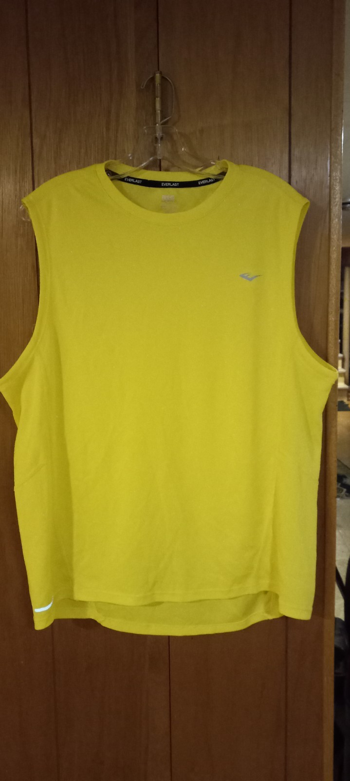 EVERLAST Sleeveless Lightweight Workout Shirt! Stretchable! Size Large gallery