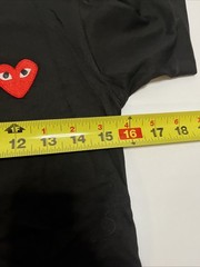 COMME des GARCONS PLAY Heart Embroidered Logo Graphic Men’s T Shirt Size Small