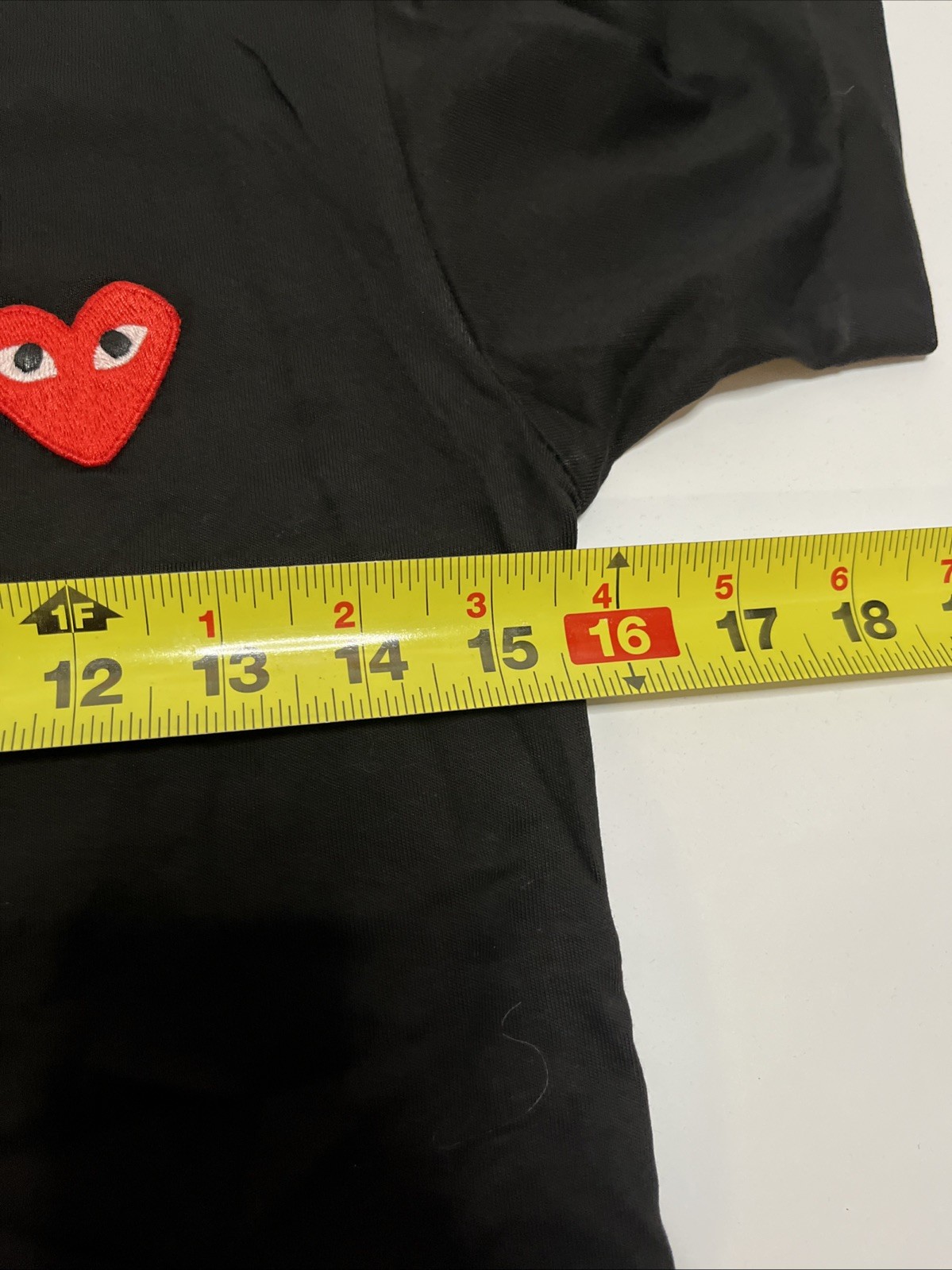 COMME des GARCONS PLAY Heart Embroidered Logo Graphic Men's T Shirt Size Small gallery