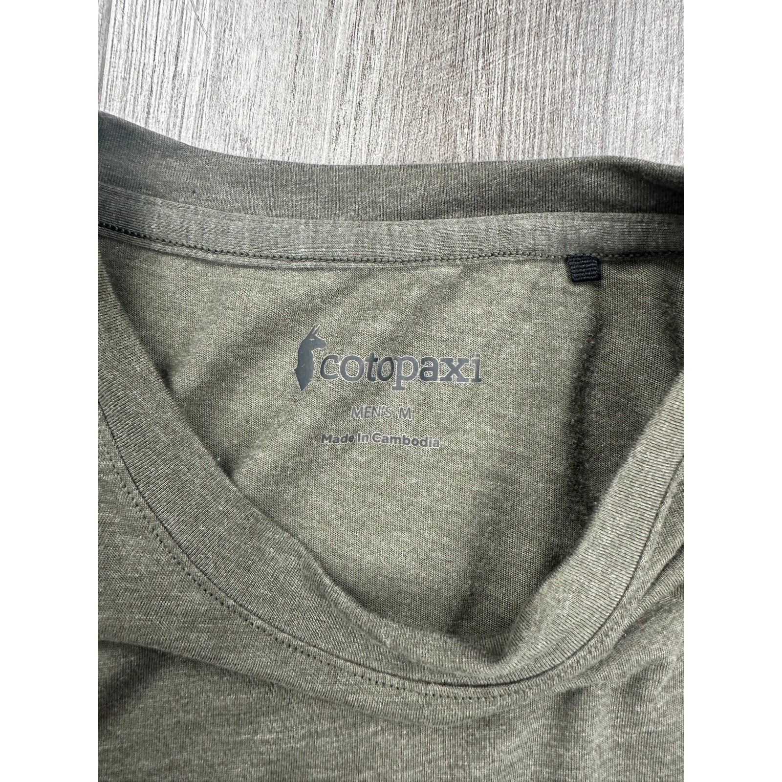 Cotopaxi Paseo Travel Pocket Tee Olive Green Recycled Performance — Size Medium gallery
