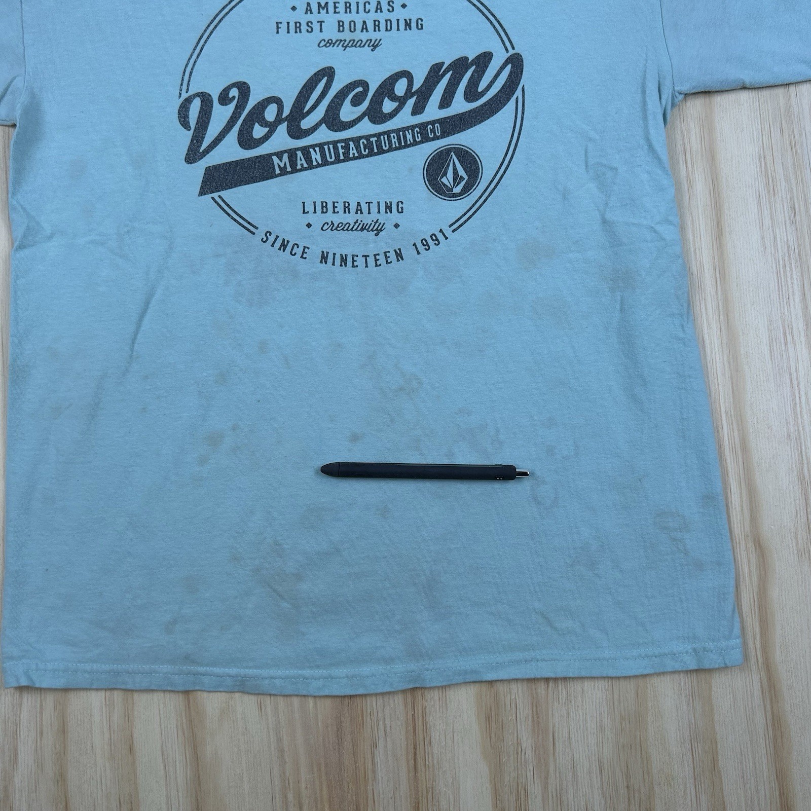 Vintage Y2K Volcom Thrashed T-Shirt Blue Spellout Print Stains USA Faded Skate gallery