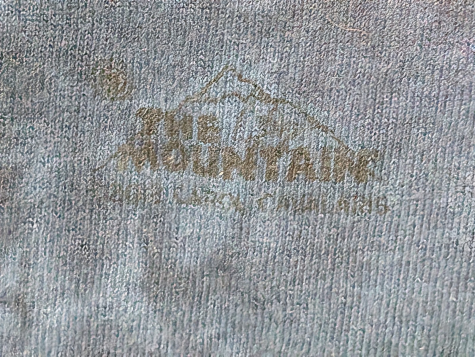 The Mountain Men's T-shirt Blue Patriotic Cat Retired Logo XL #2755 EUC gallery