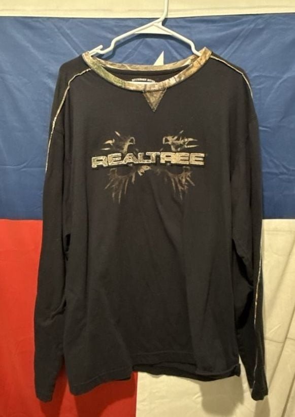 Buckhorn River Realtree Camo Logo Long Sleeve Shirt Black XL Sleeve Shirt Black gallery
