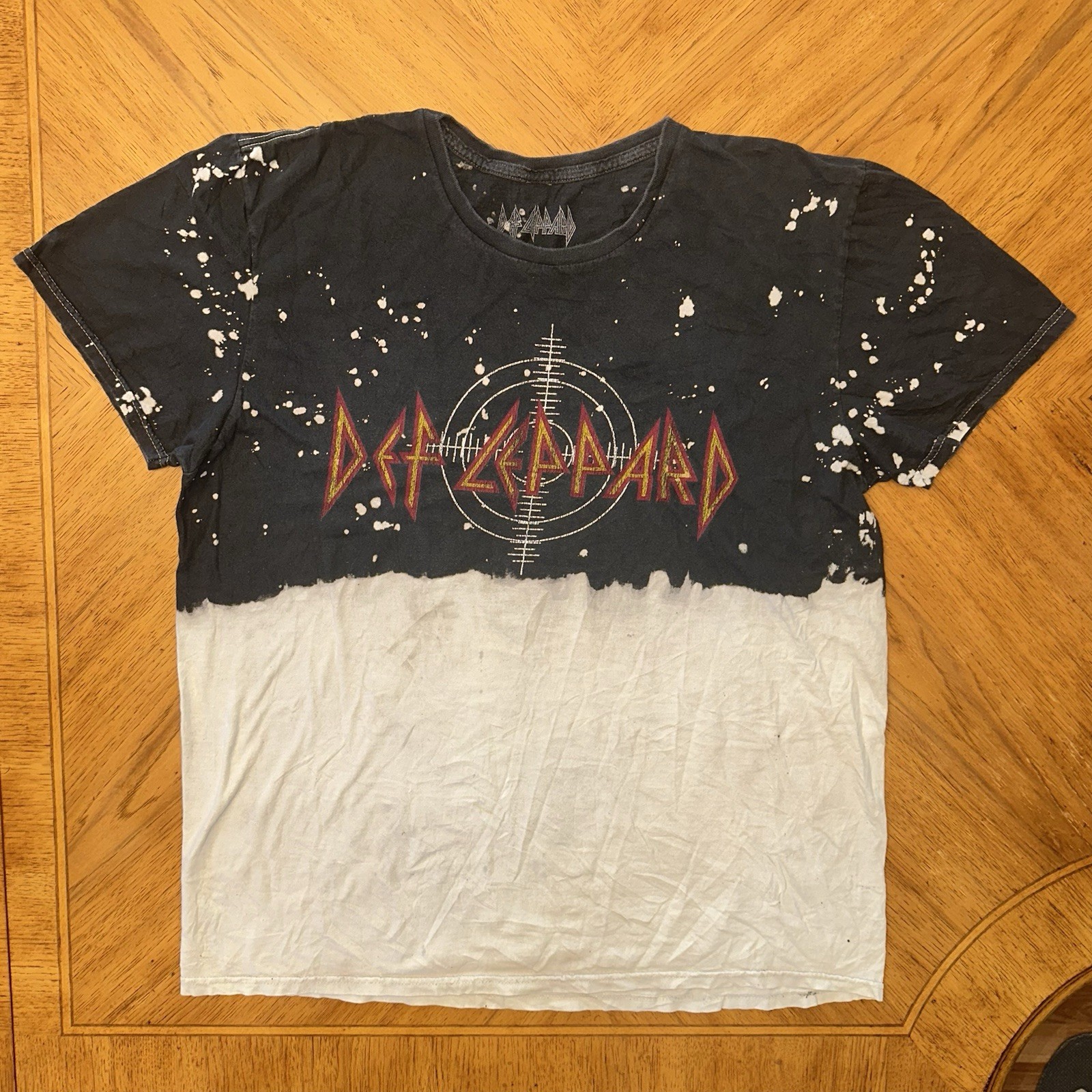 Def Leppard Tshirt Size Large Black White 2-Tone Colorblock Band Tee Rock gallery