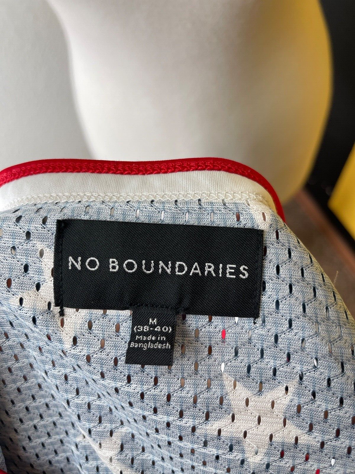 No Boundaries Mens Shirt Medium 38-40 Stretch Active Red White Blue Stars gallery