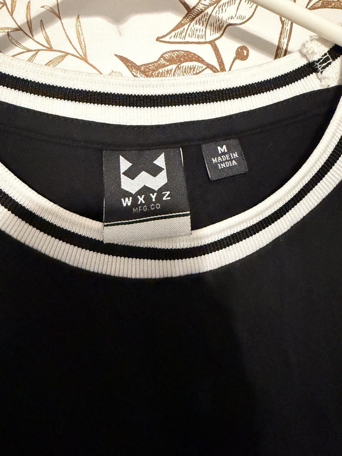 WXYZ MFG.CO Men’s M Black Crew Neck Short Sleeve Solid Logo T-Shirt gallery