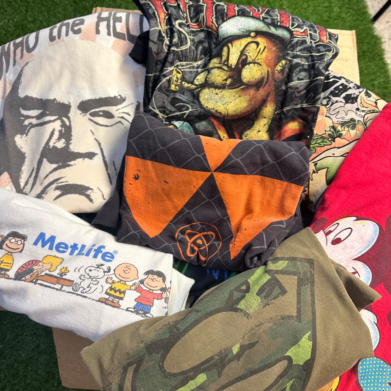 50 Vintage TShirts Bundle Y2k 90s Modern Reseller Pop Culture Band Cartoon LOT gallery
