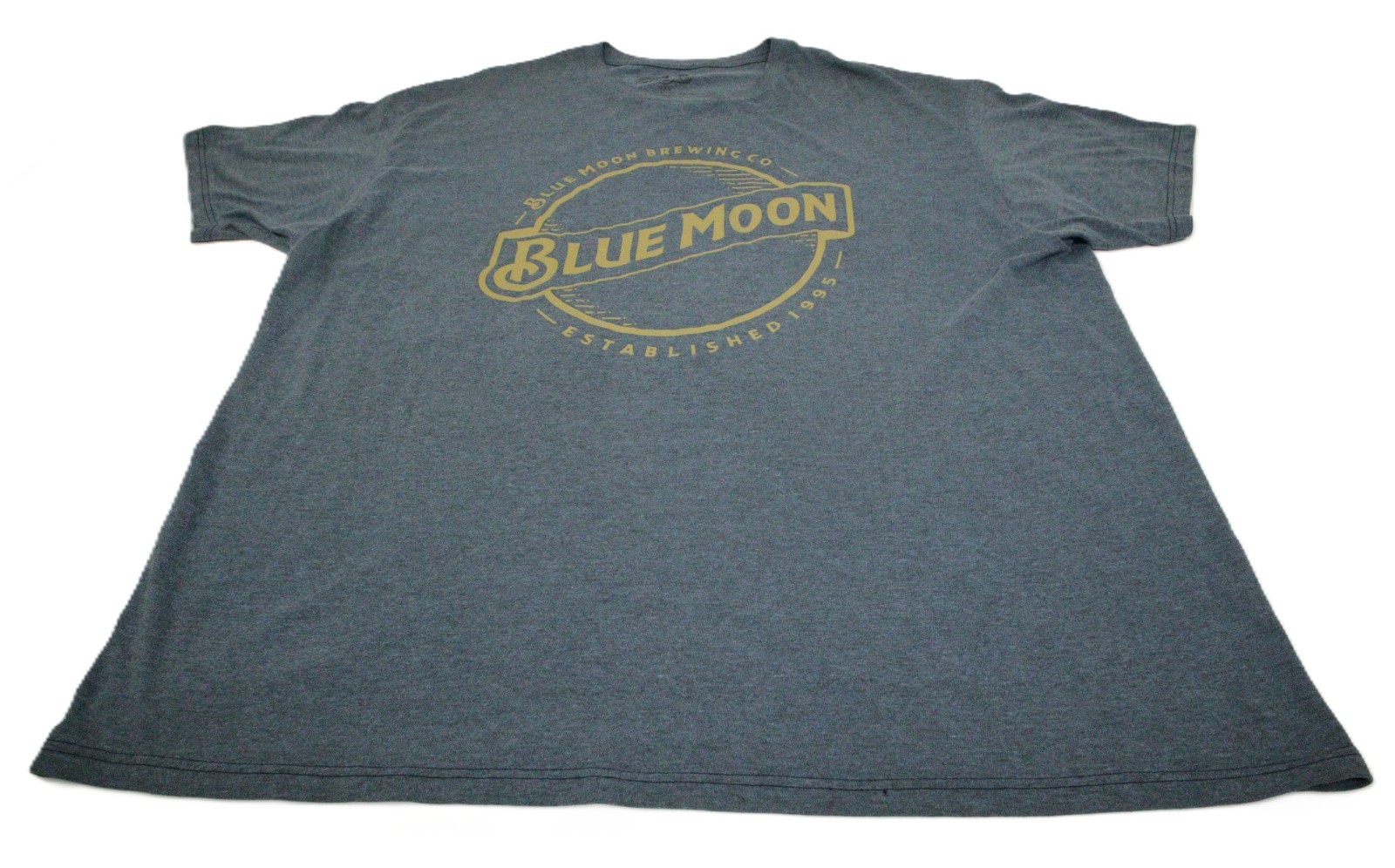 Blue Moon Brewing Co. Graphic T-Shirt Men's XXL 50% Poly/50% Cotton T0392 gallery
