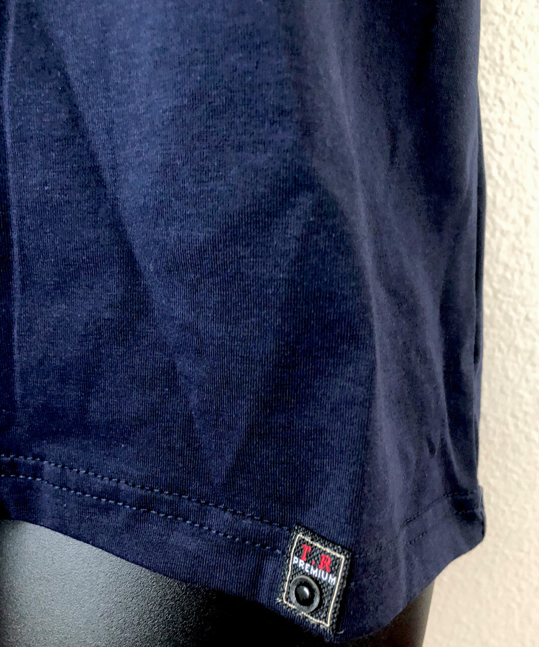Tailored Recreation Premium Men’s Navy High End Limited Edition T-shirt NWOT M gallery