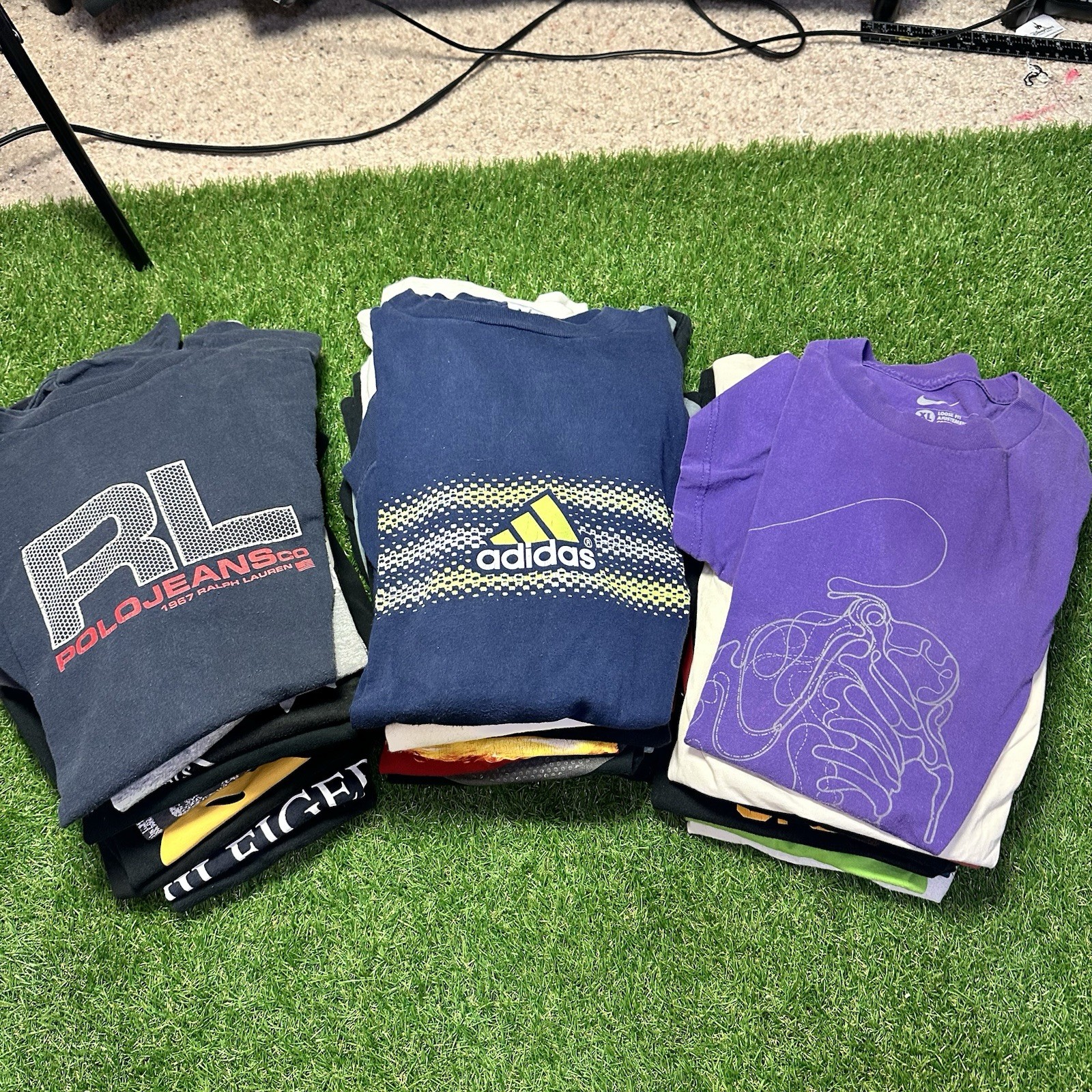 30x Sport/Street Mix Graphic T Shirts LOT NIKE POLO 2000s Reseller Y2K TEES KOBE gallery