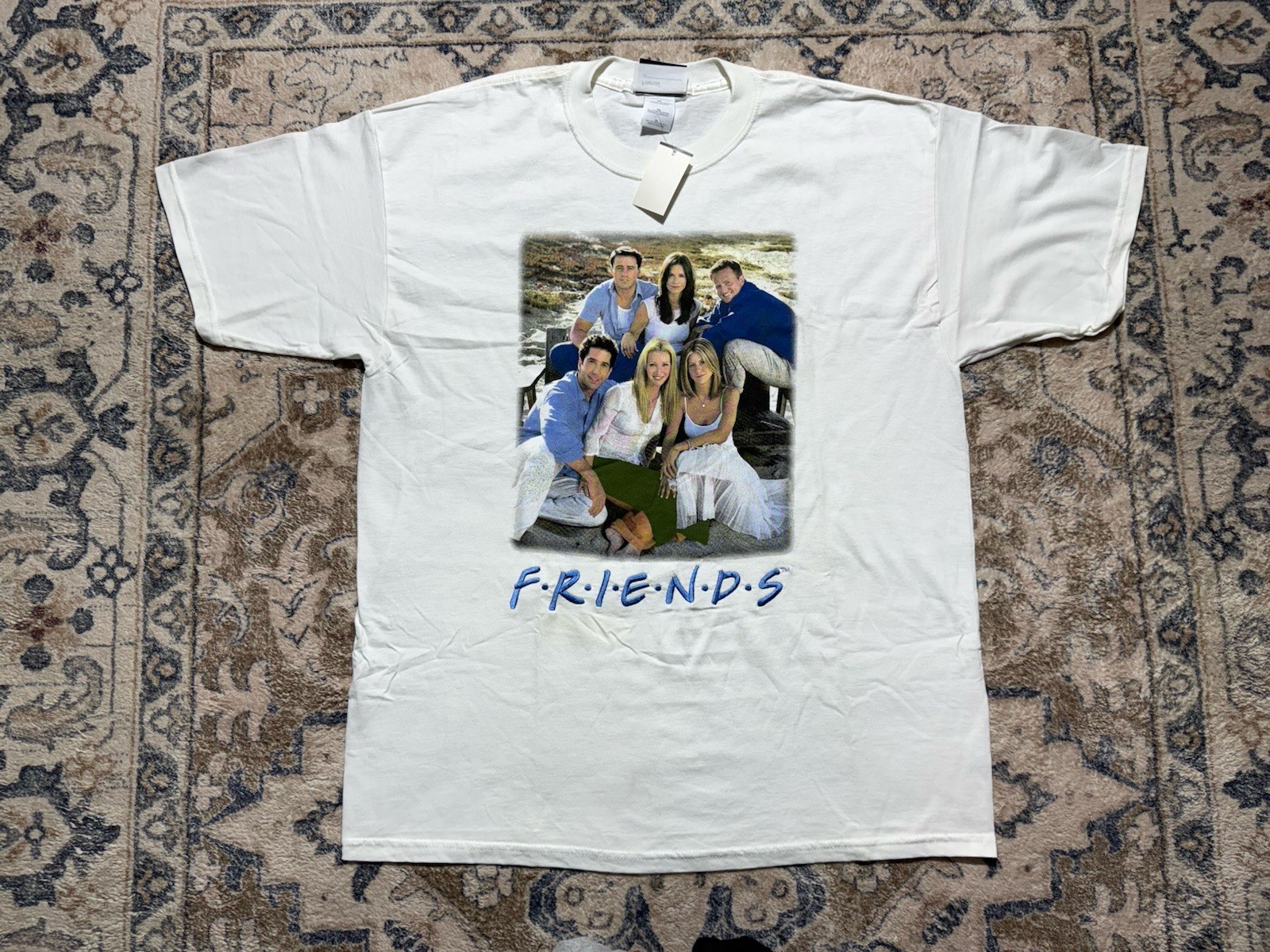 VTG 04” NBC Store FRIENDS Embroidered Logo TV Show Cast White T-Shirt Sz XL NWT gallery
