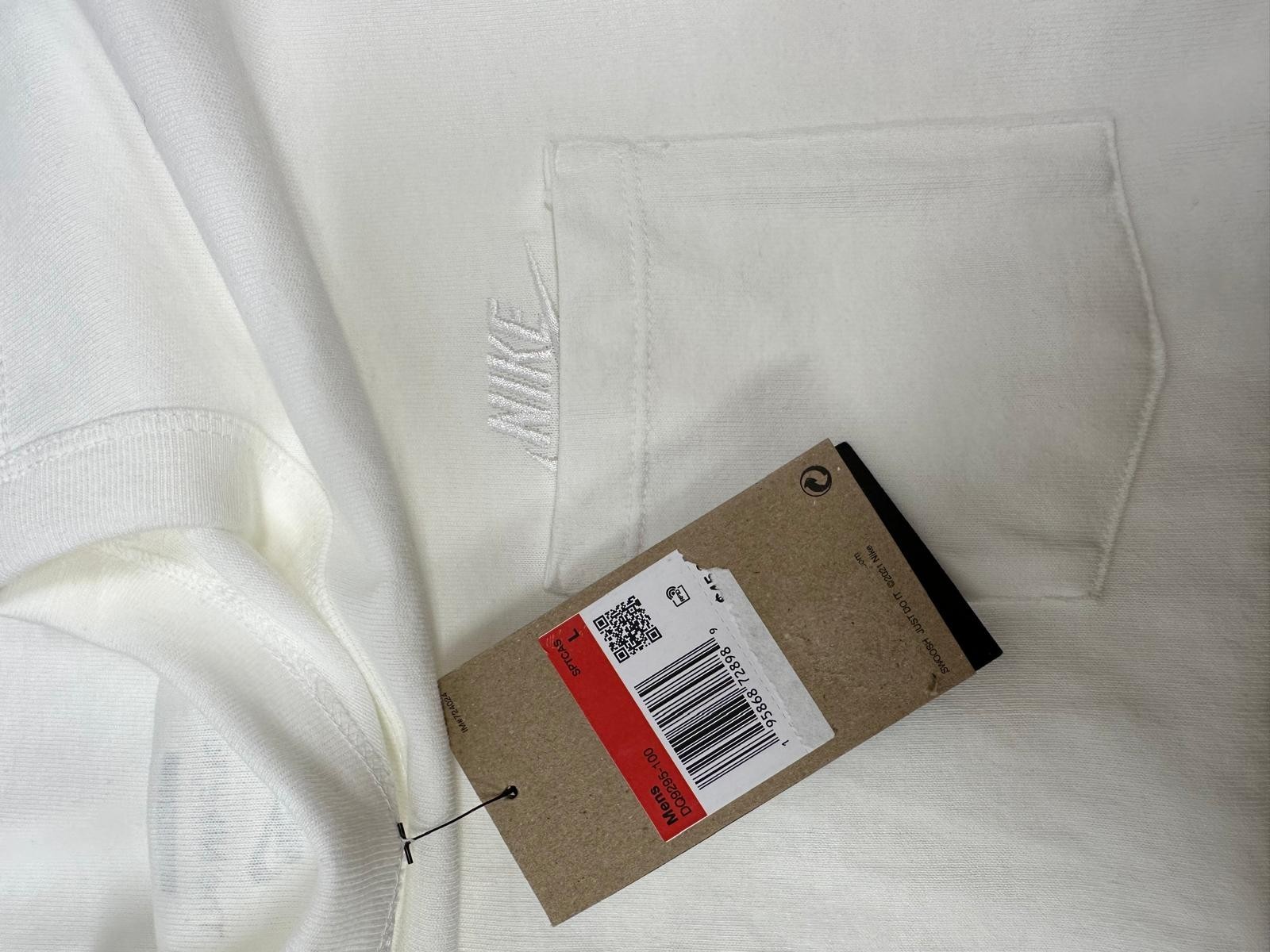 Nike Sportswear Premium Essentials Pocket Tee Shirt Mens Large White Minimalist gallery