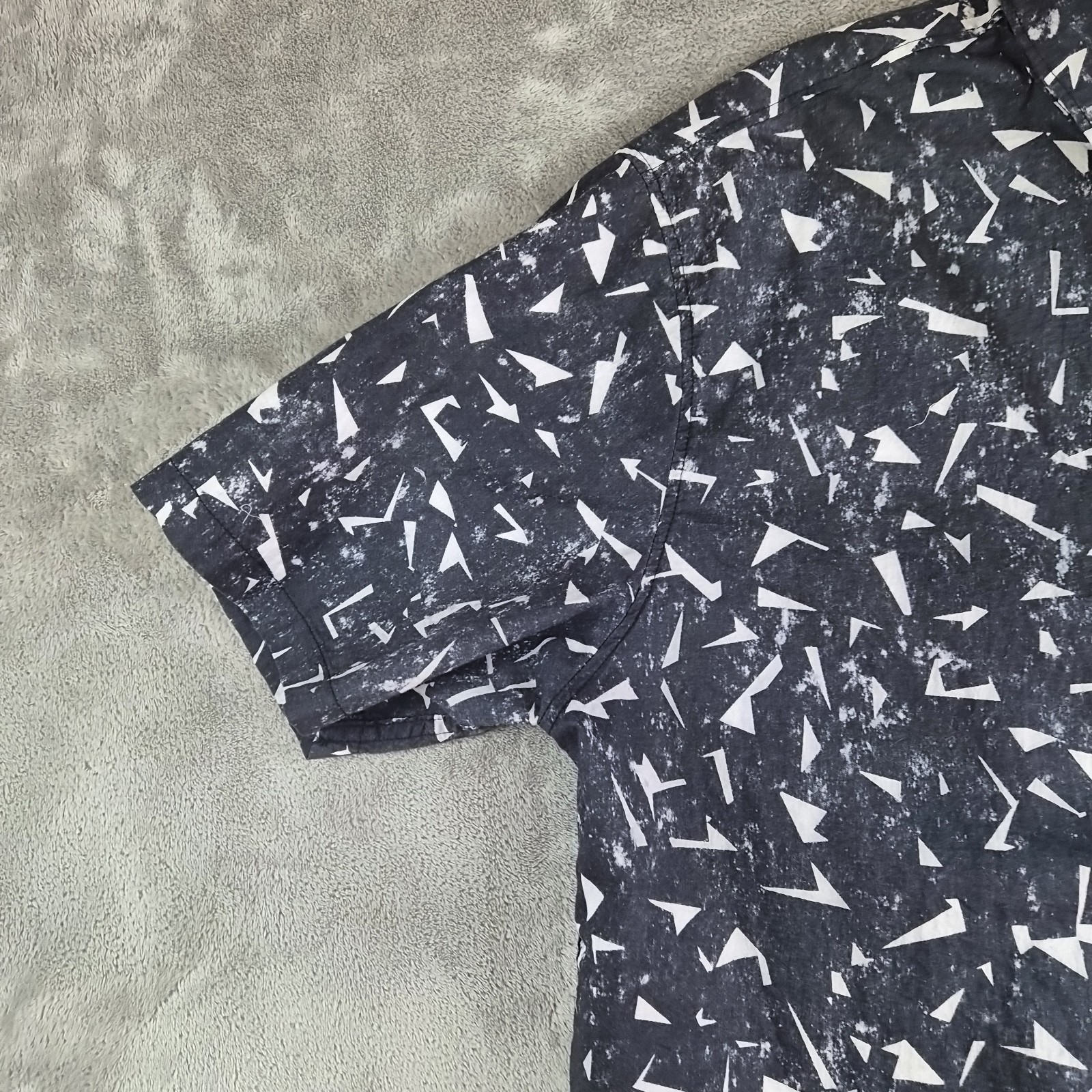 Billabong Garage Collection Shirt XL Black White Abstract Surf Skate Streetwear gallery