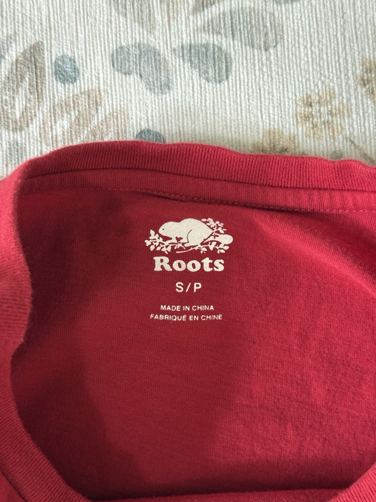 Roots Red Maple Leaf Graphic Cotton Knit Crew Neck Short Sleeve Men's T-Shirt gallery