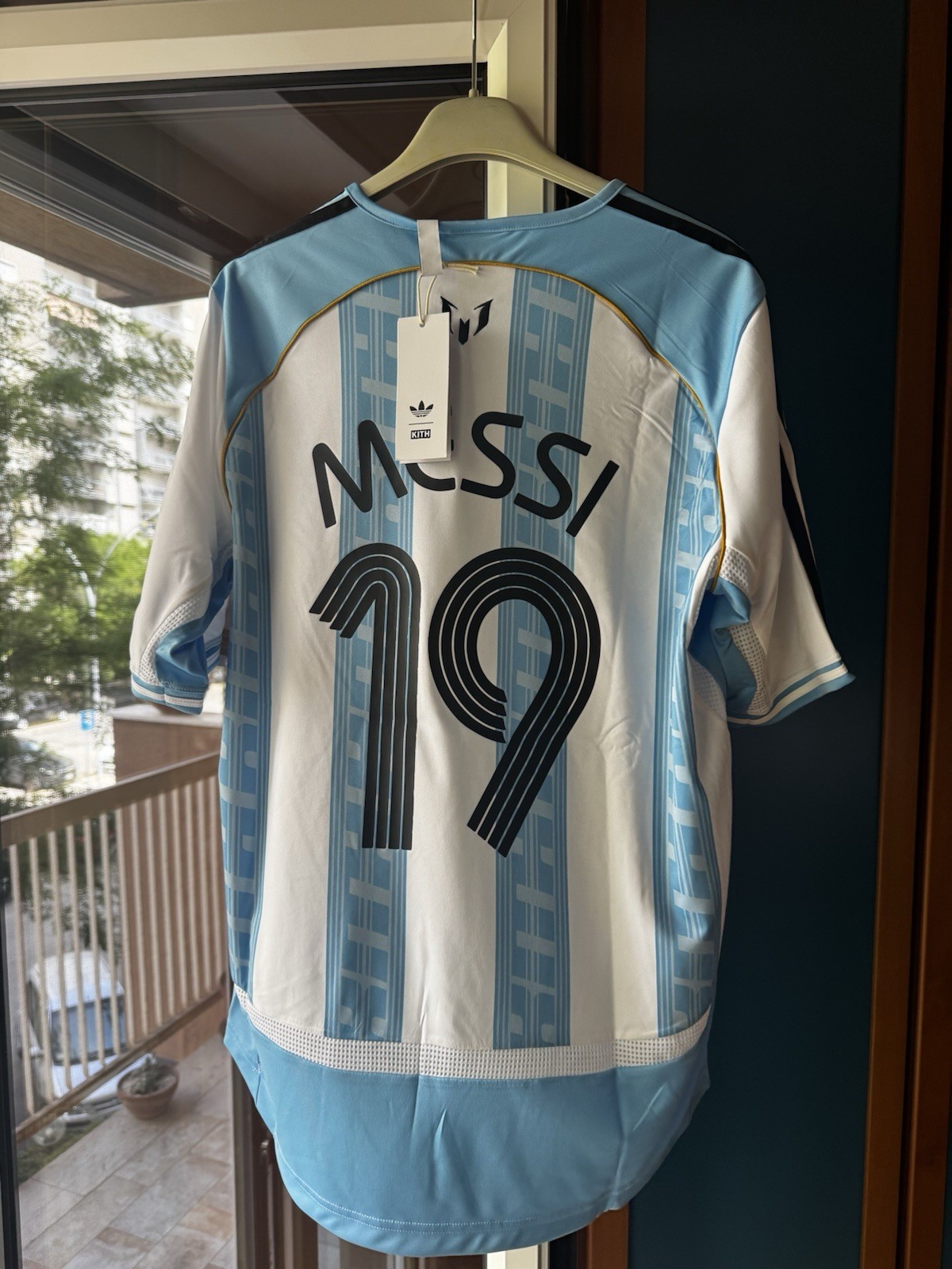 KITH x MESSI Adidas Argentina Football Jersey Size Medium M *IN HAND* BRAND NEW gallery