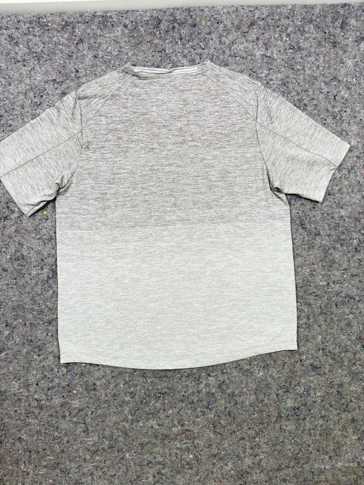 Tommy Bahama Men's Oasis Fade Crew Neck Short Sleeve Tee Gray Size LG gallery