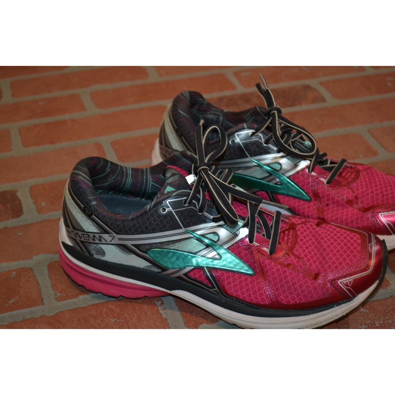 105 Brooks Ravenna 7 R7 Size 105.5 Running Shoes 1202081B127 Womens