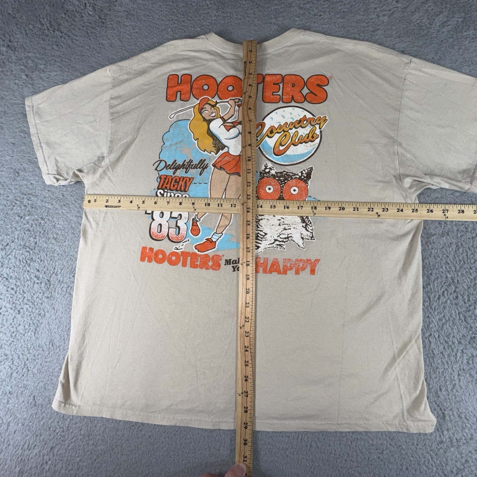 Hooters Country Club Graphic T-Shirt Mens 2XL Beige Golf Cotton Tee gallery