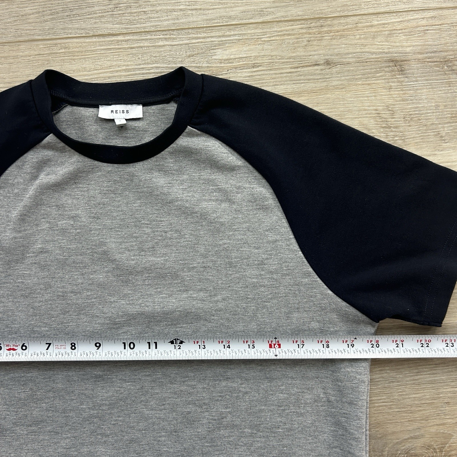 Reiss Mens Small Gray Colorblock Dudley Contrast Raglan Sleeve T-Shirt gallery