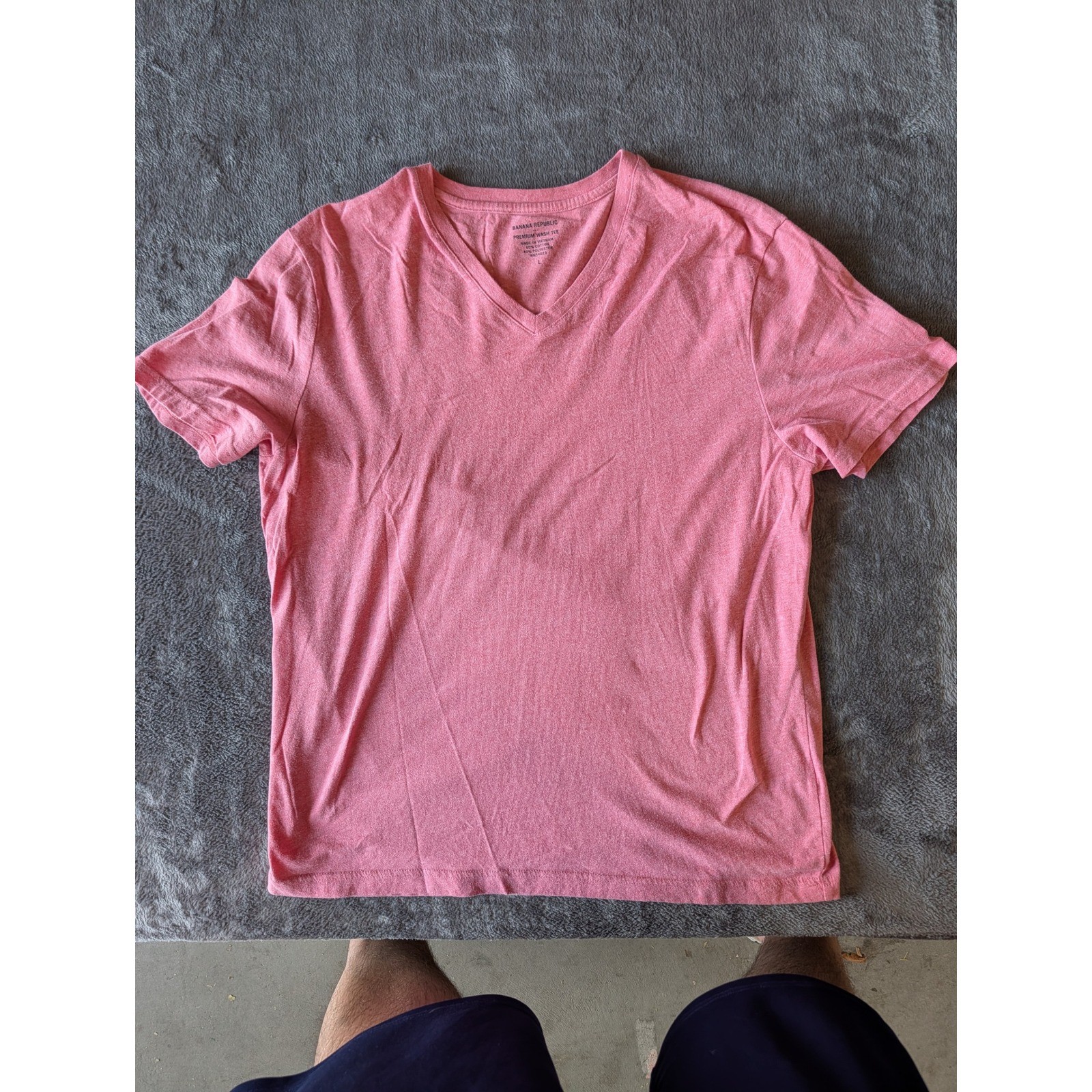 Banana Republic Mens Premium Wash V-Neck T-Shirt Heathered Coral Pink Large L